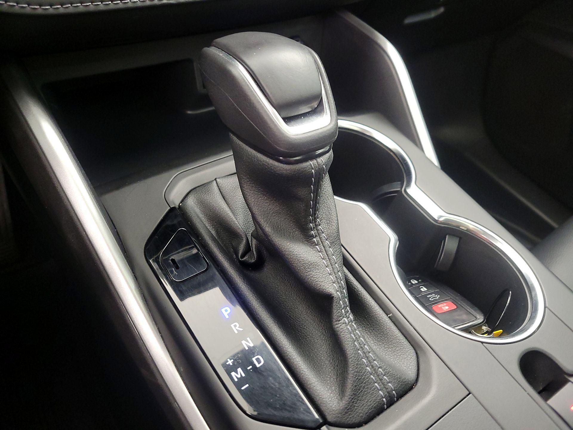 Thumbnail: 2022 Toyota Highlander - 17