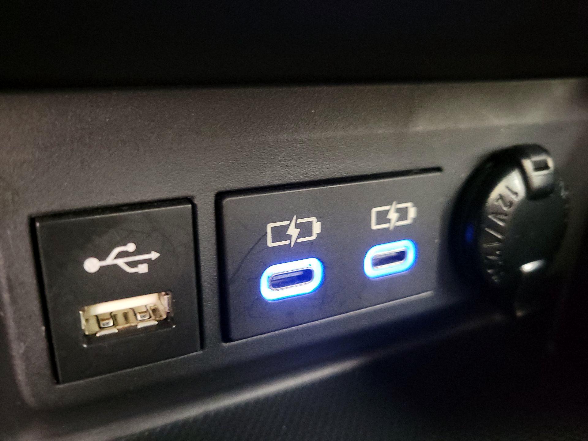 Thumbnail: 2022 Toyota Highlander - 18