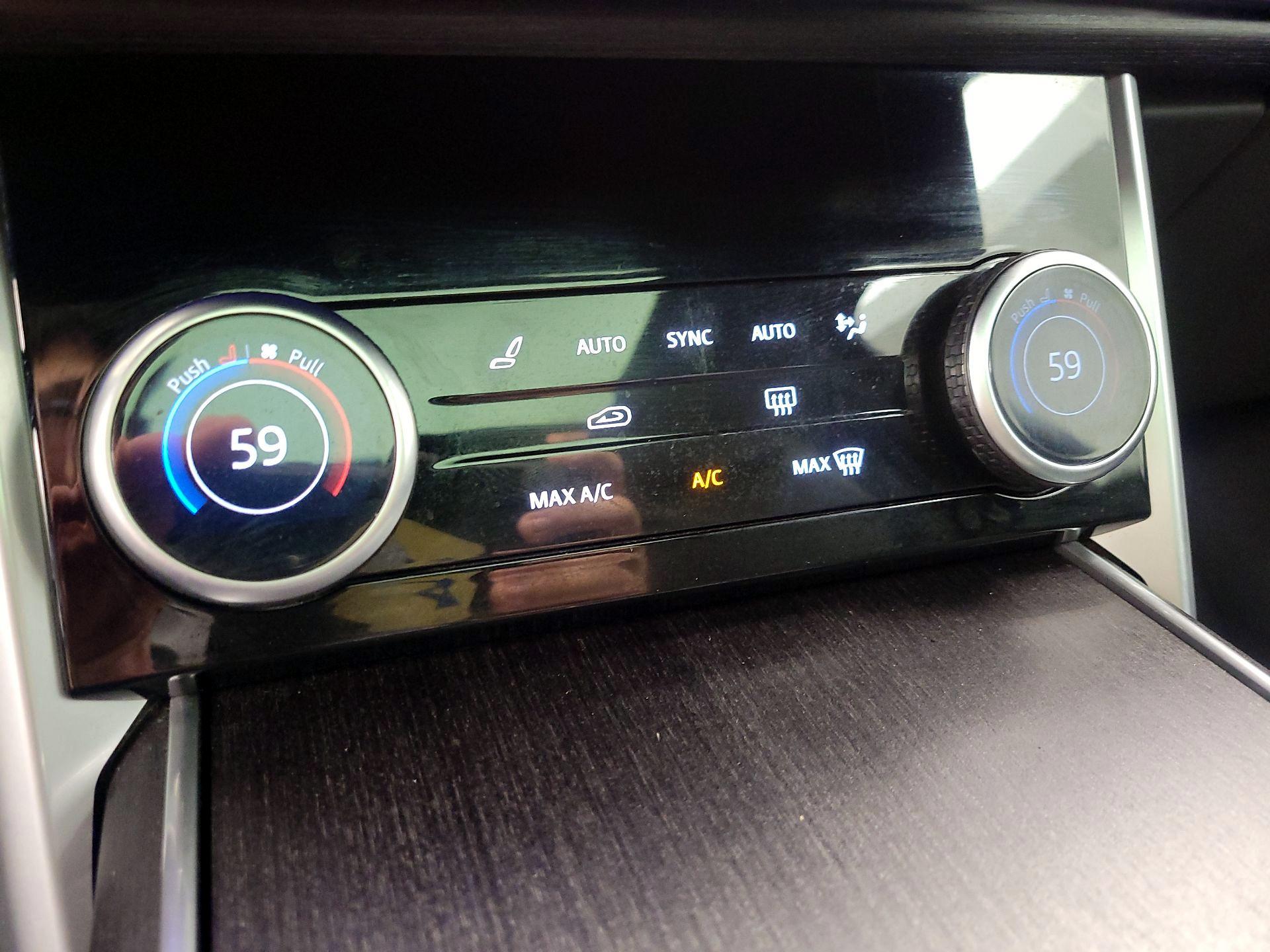 Thumbnail: 2023 Land Rover Range Rover - 17