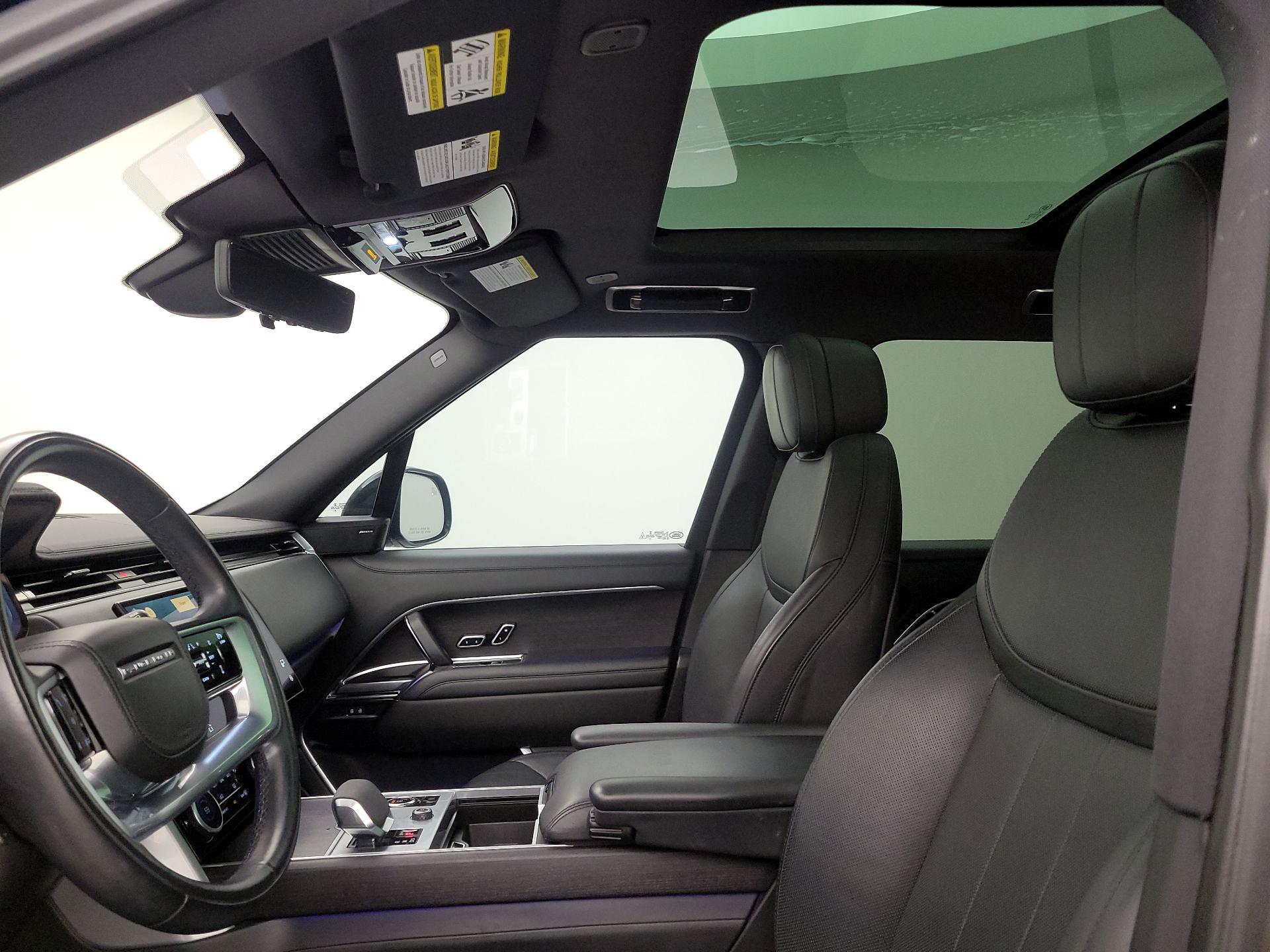 Thumbnail: 2023 Land Rover Range Rover - 20