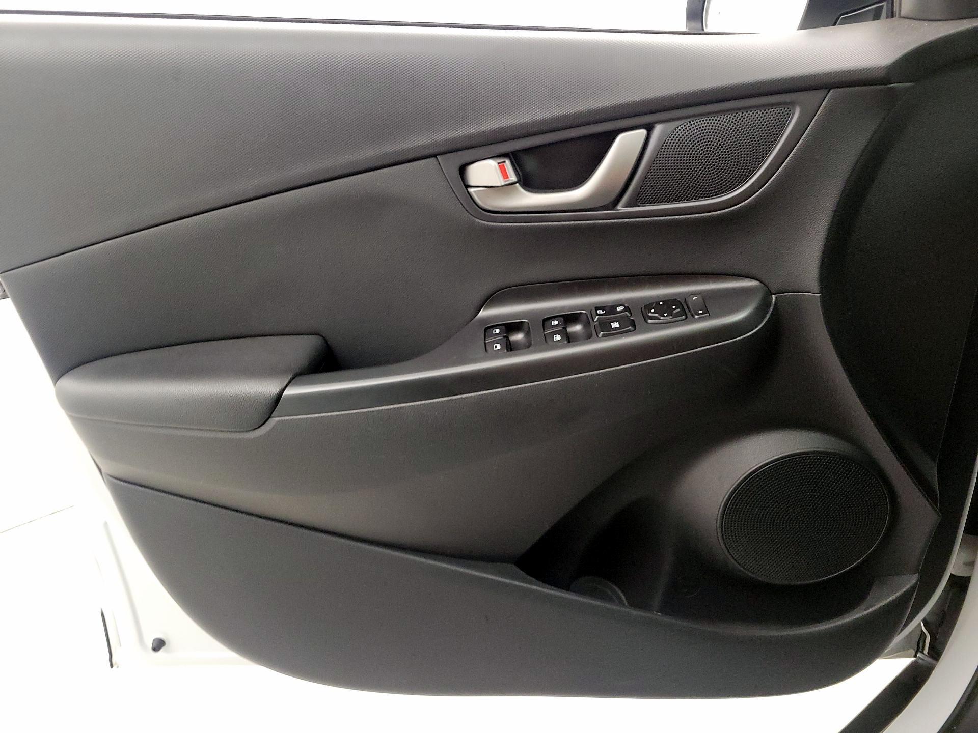 Thumbnail: 2018 Hyundai Kona - 12