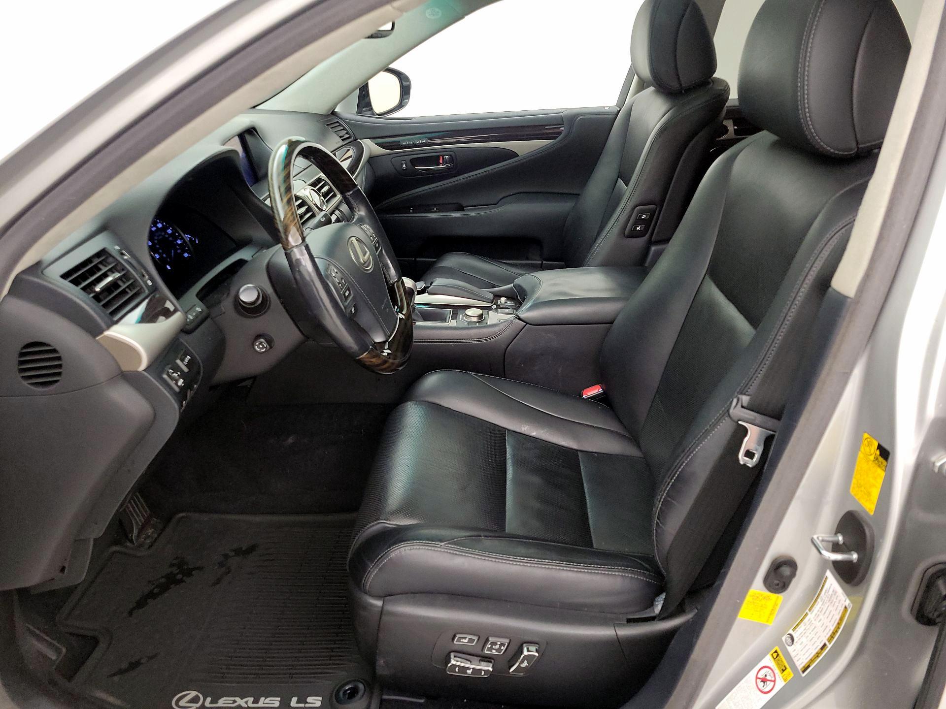 Thumbnail: 2014 Lexus LS - 11