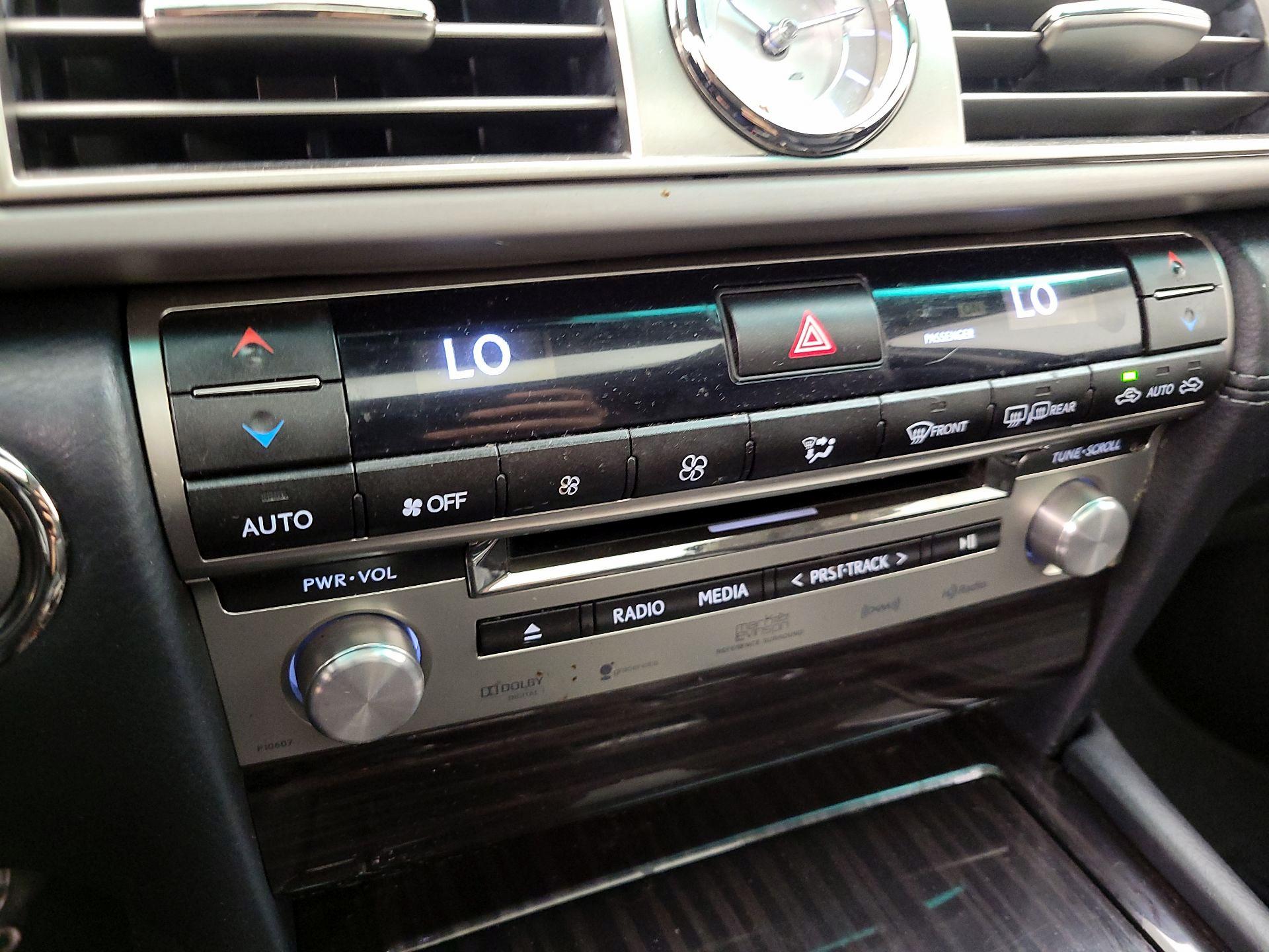 Thumbnail: 2014 Lexus LS - 17