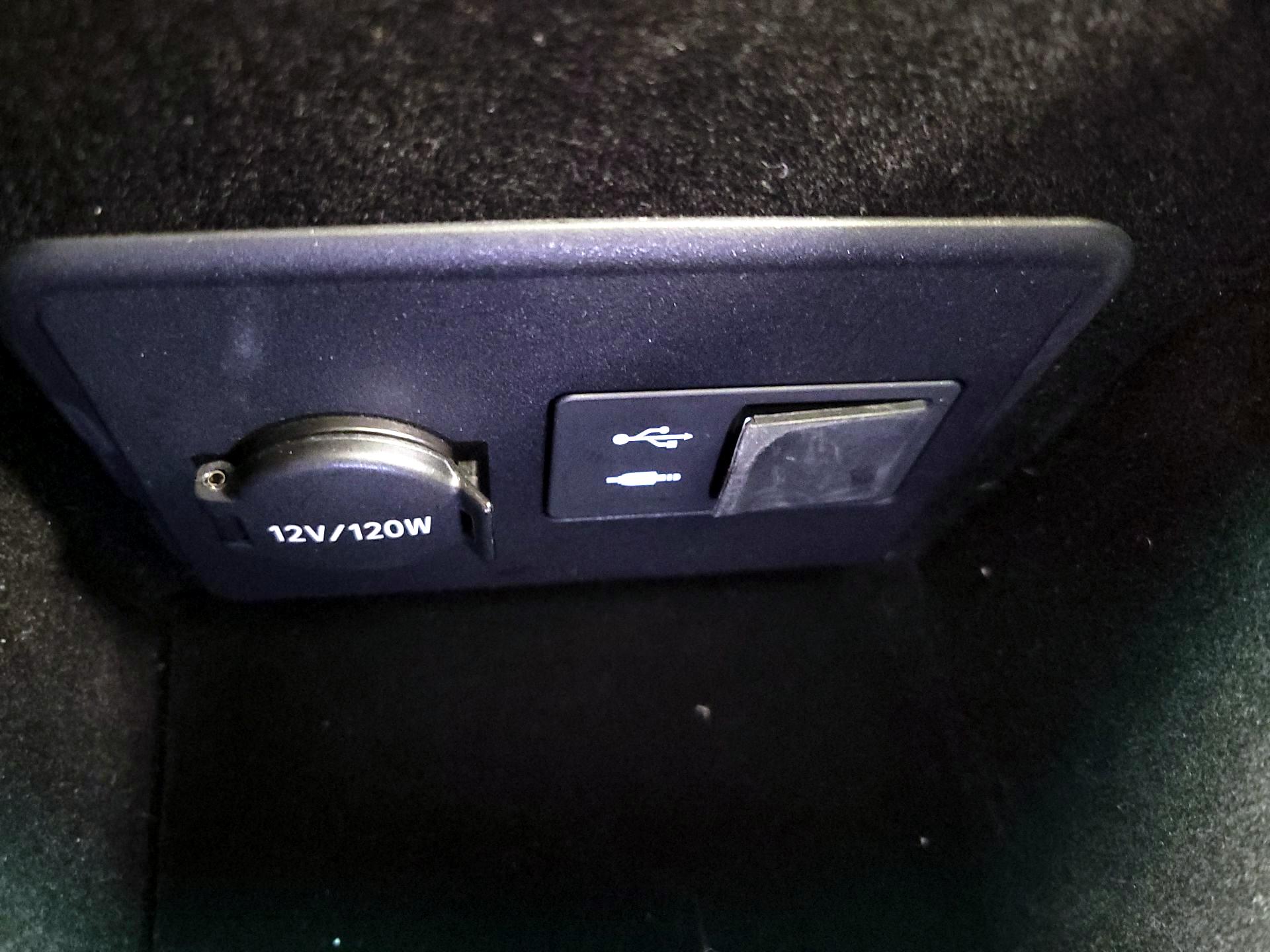 Thumbnail: 2014 Lexus LS - 19