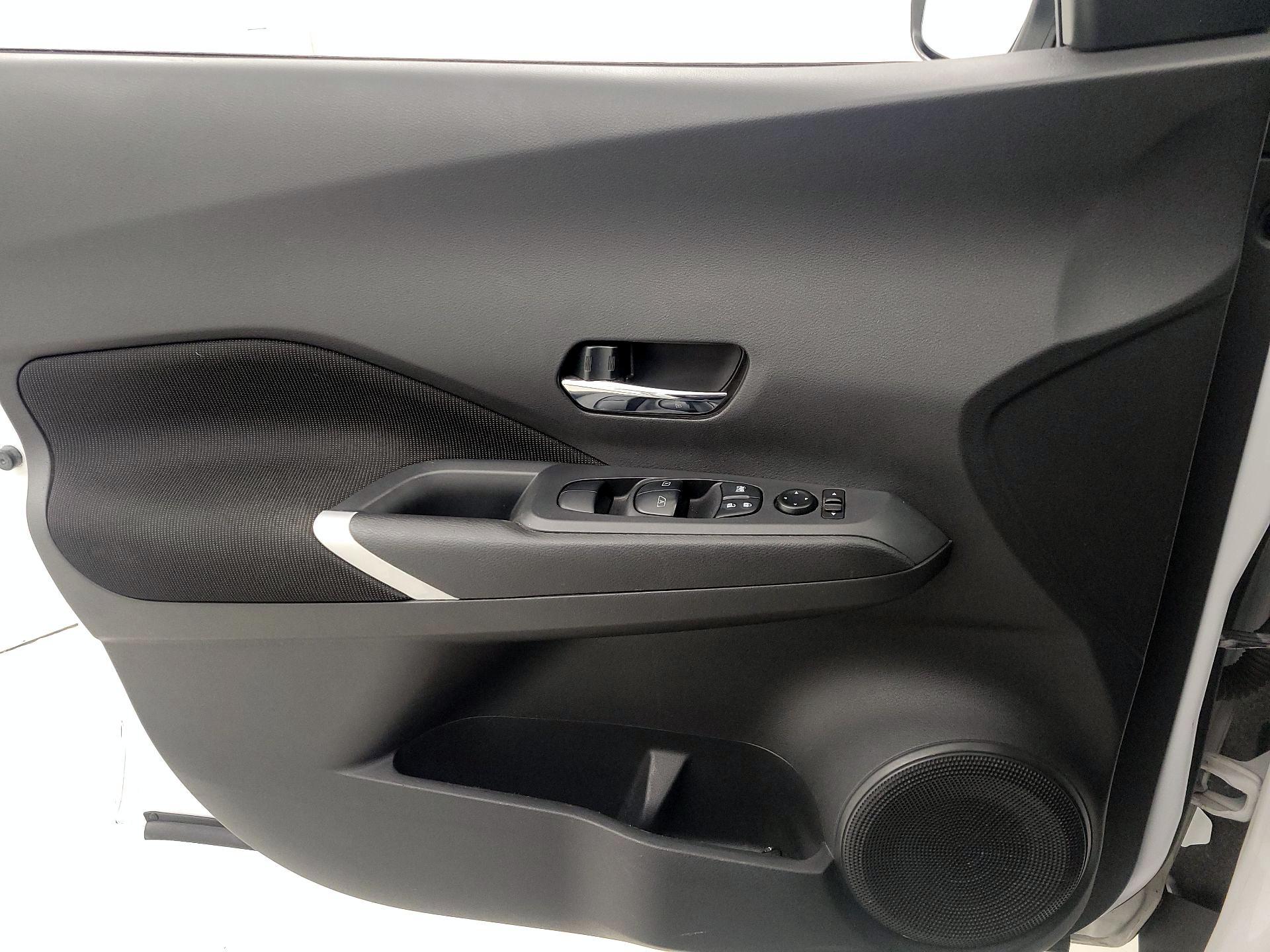 Thumbnail: 2021 Nissan Kicks - 12