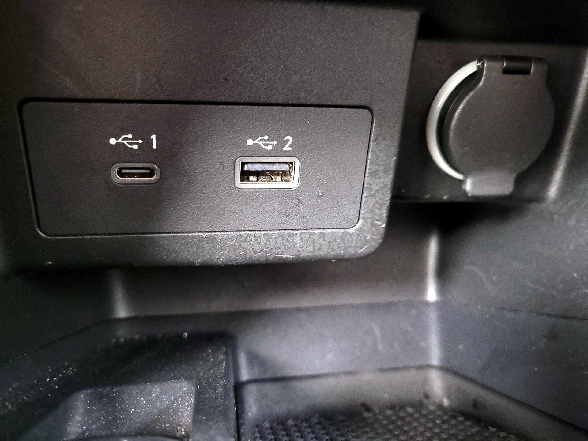 Thumbnail: 2021 Nissan Kicks - 17