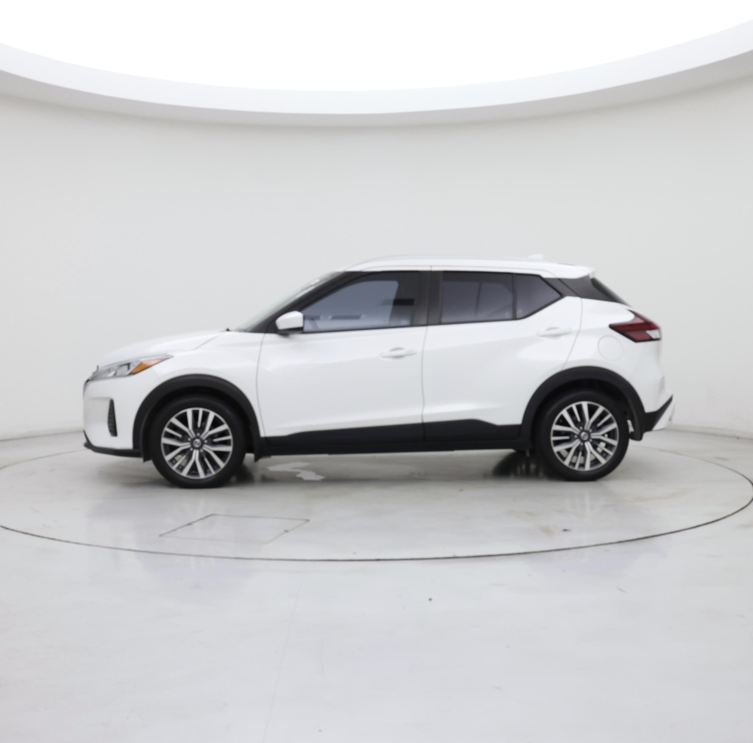 Thumbnail: 2021 Nissan Kicks - 3