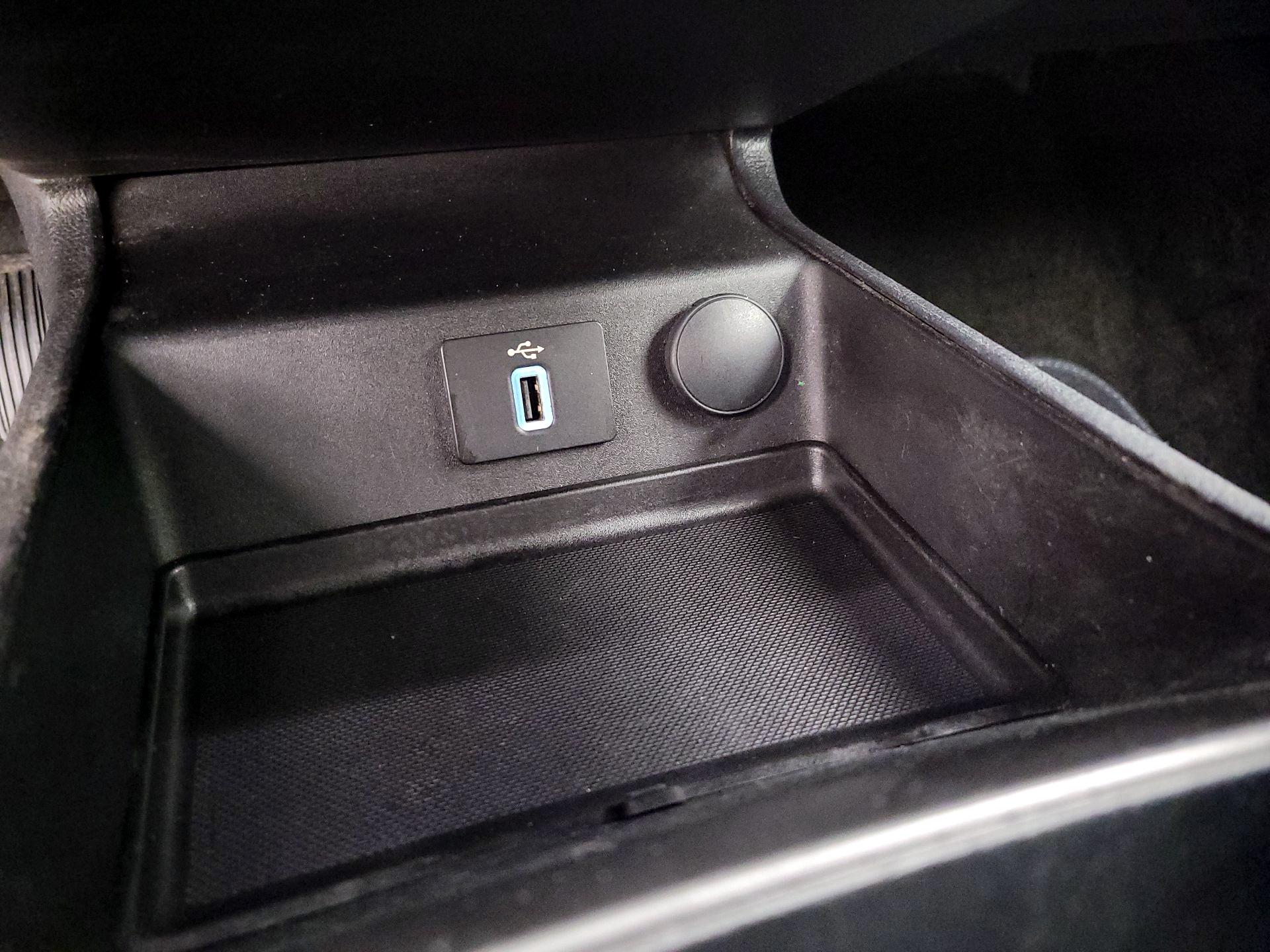 Thumbnail: 2018 Ford Fusion - 18