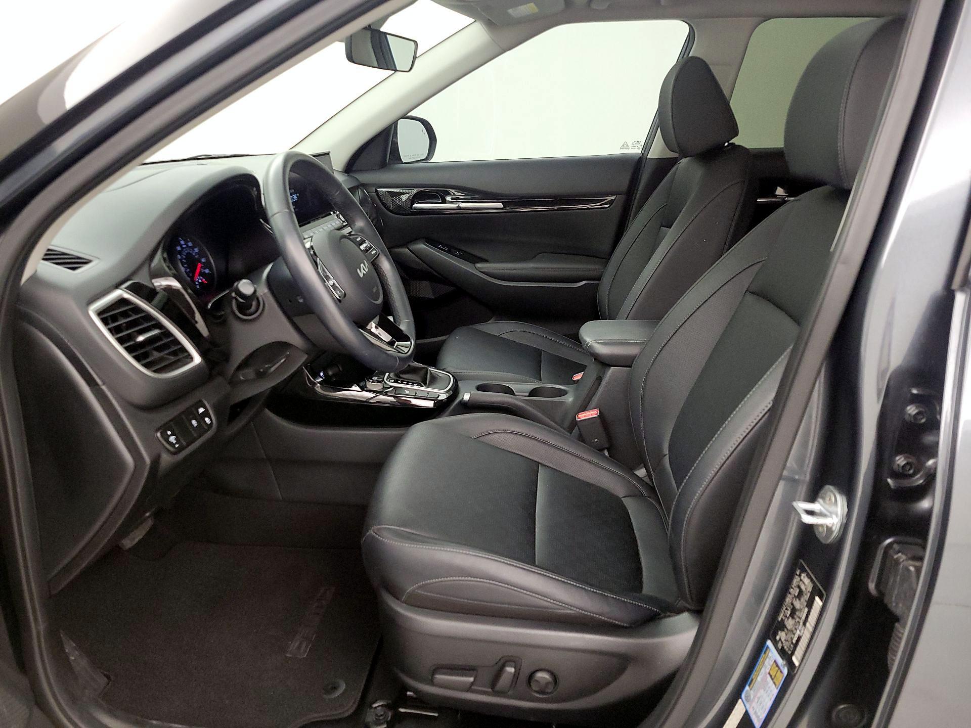 Thumbnail: 2023 Kia Seltos - 11