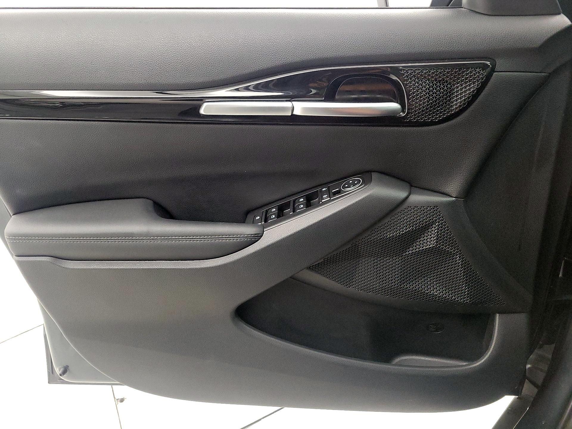 Thumbnail: 2023 Kia Seltos - 12