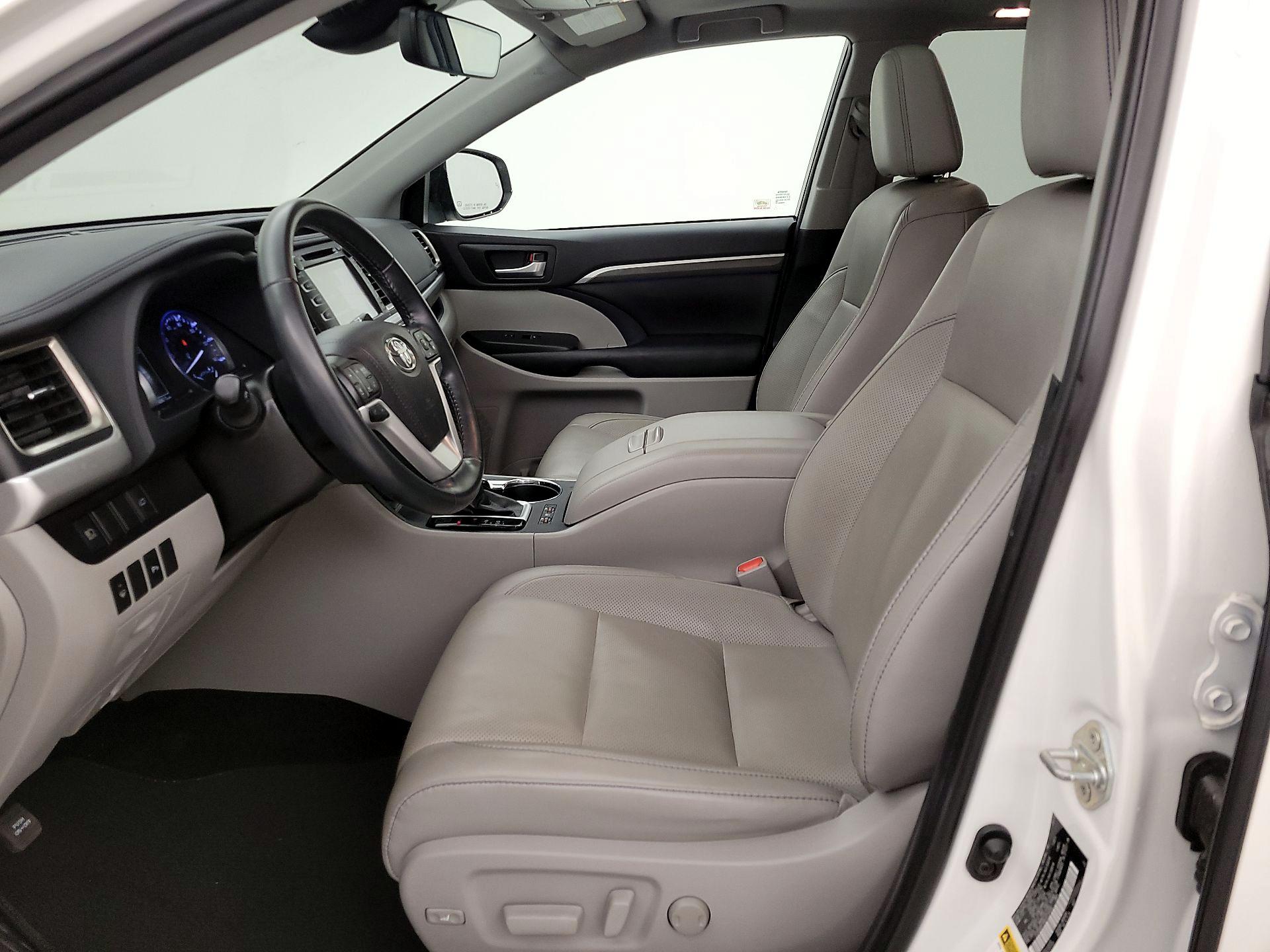 Thumbnail: 2019 Toyota Highlander - 11