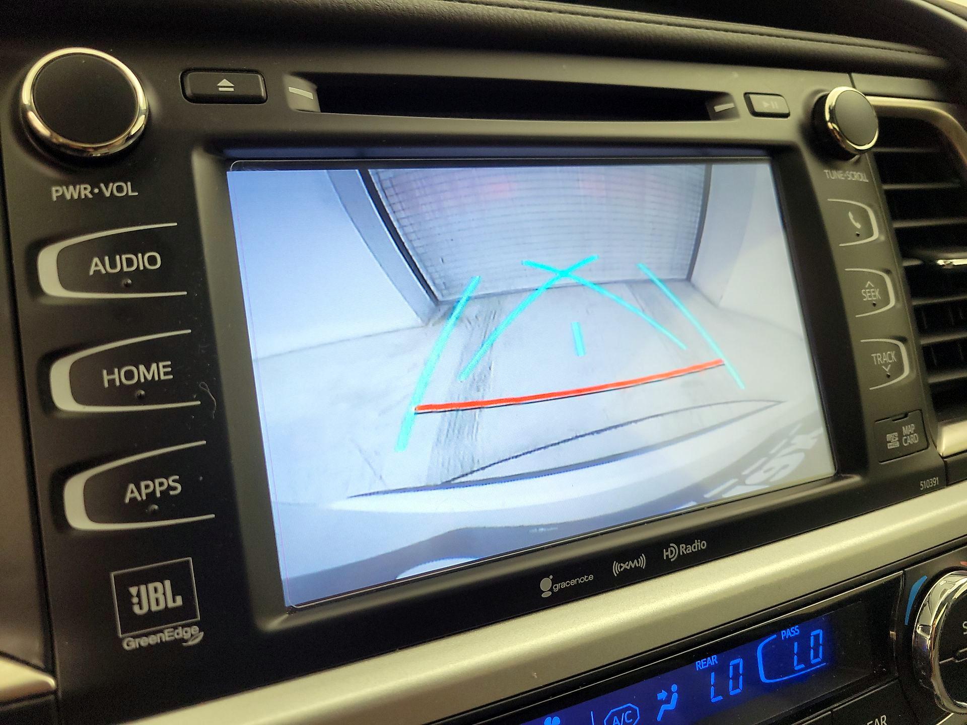 Thumbnail: 2019 Toyota Highlander - 15