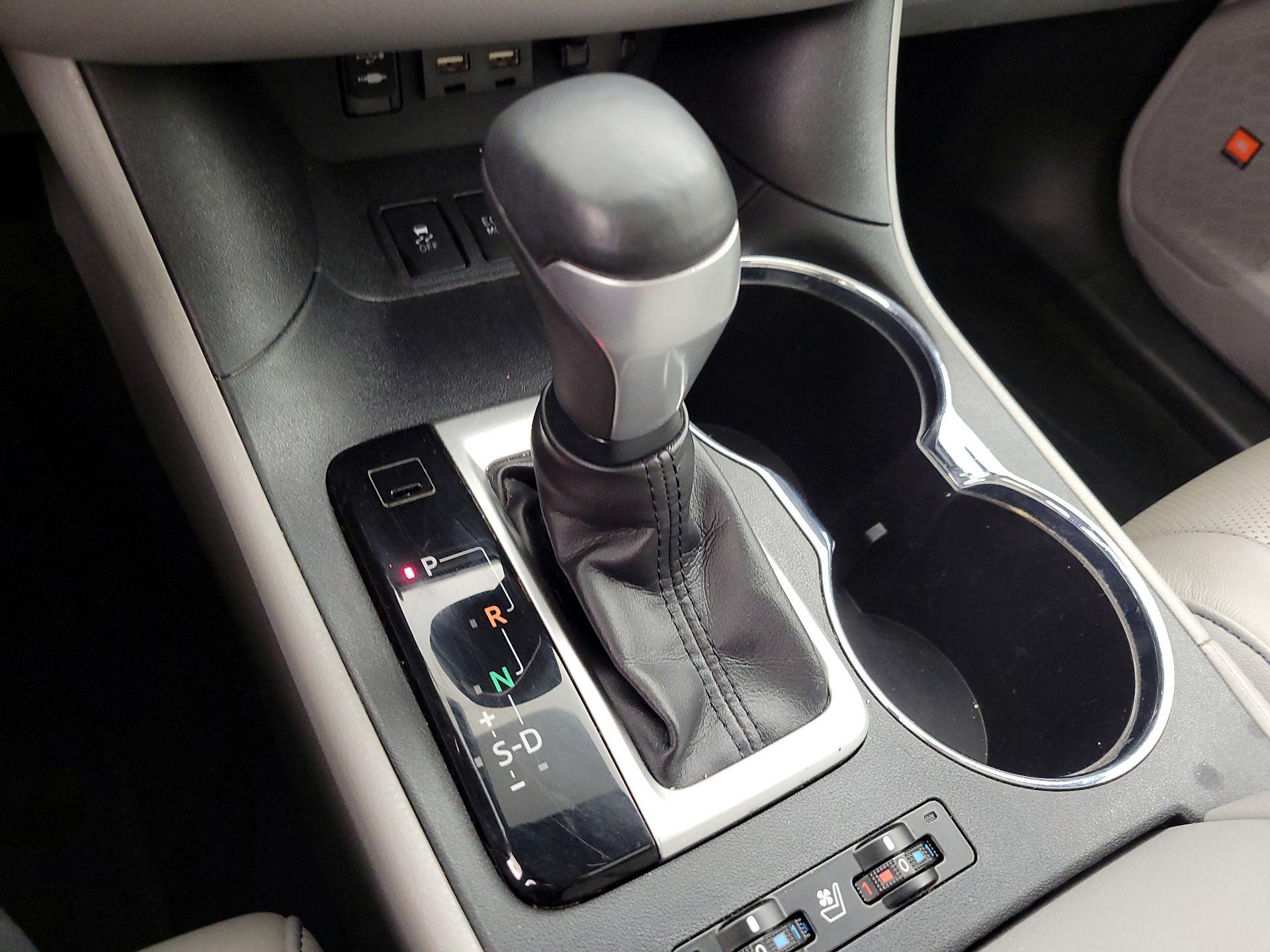 Thumbnail: 2019 Toyota Highlander - 18