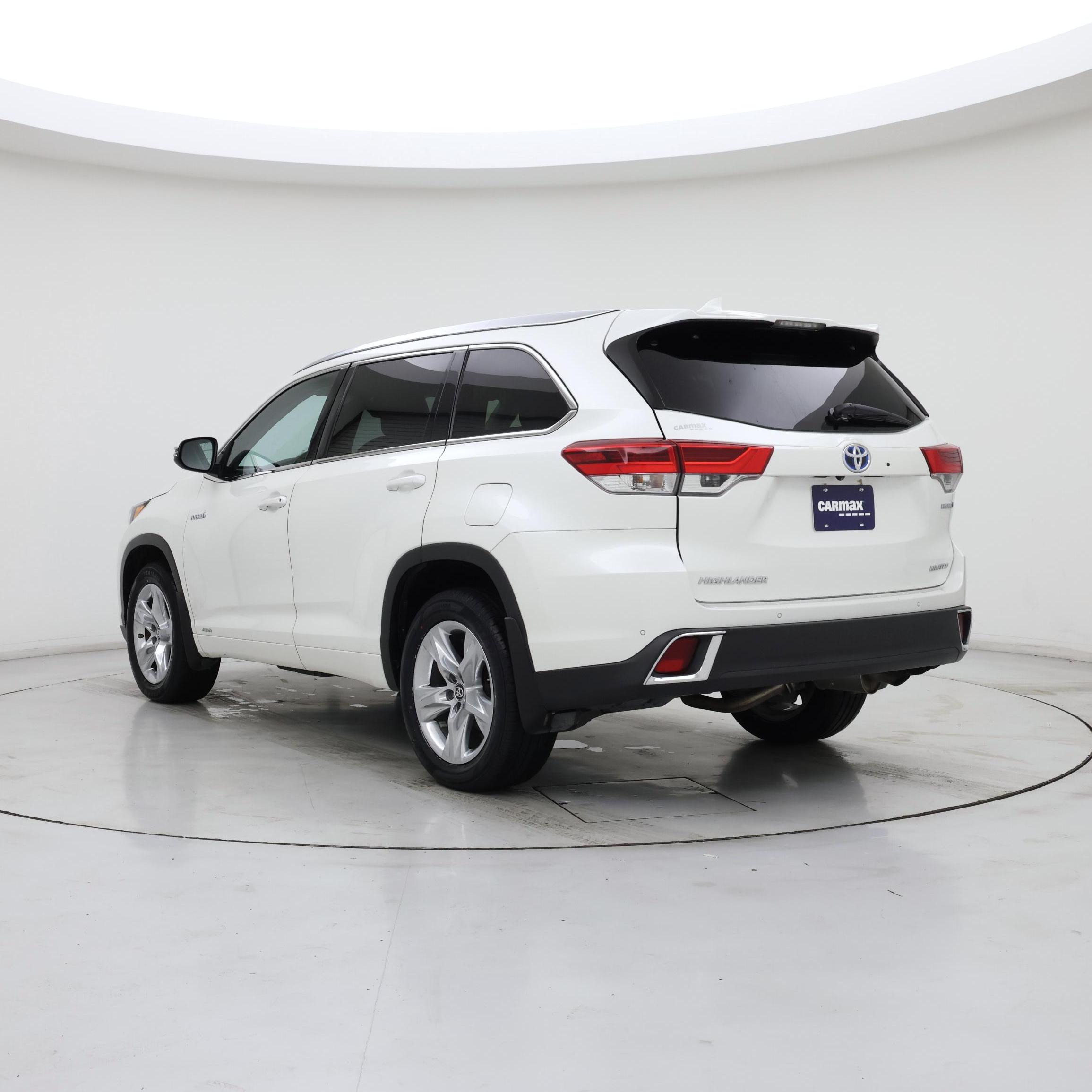Thumbnail: 2019 Toyota Highlander - 2