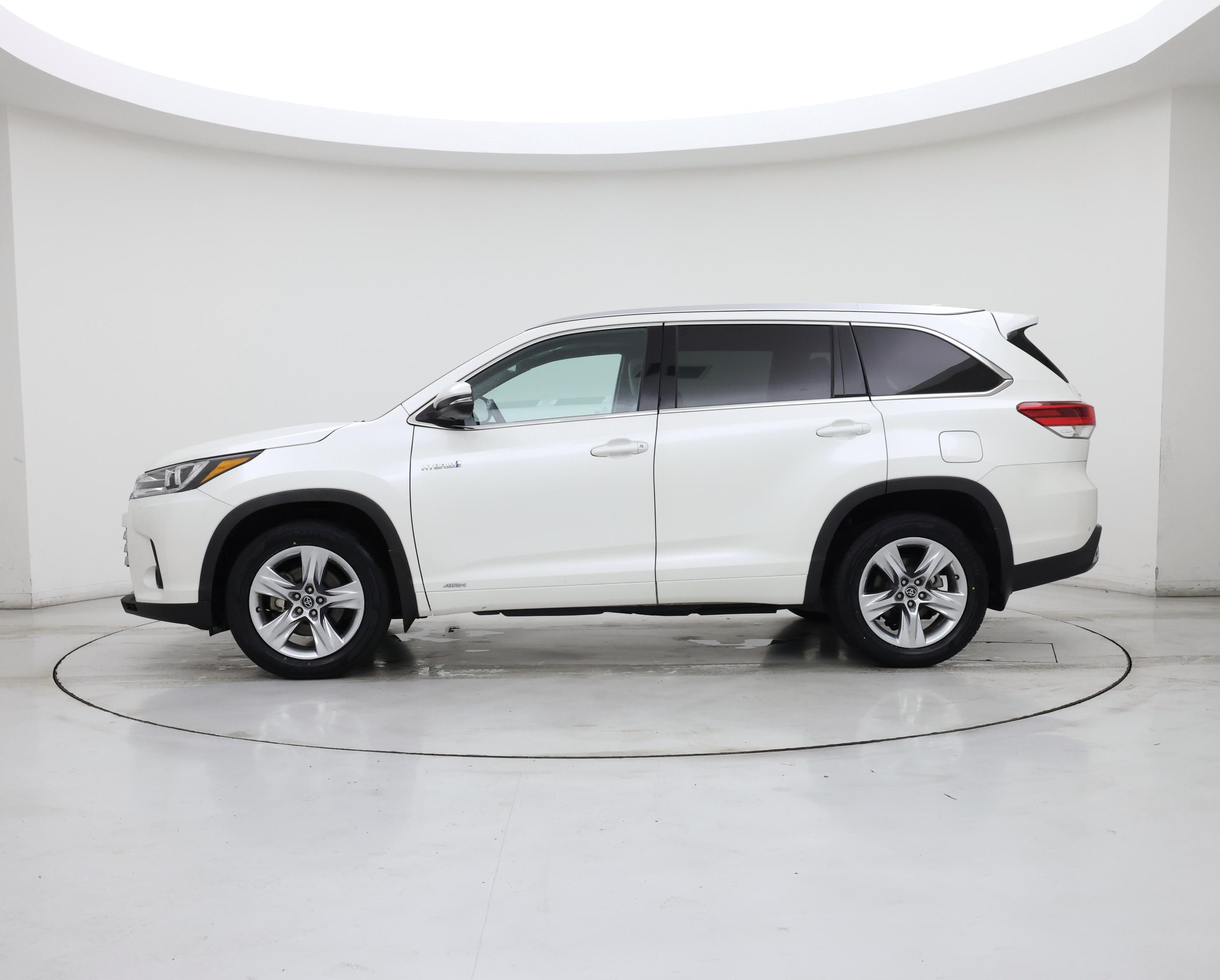 Thumbnail: 2019 Toyota Highlander - 3