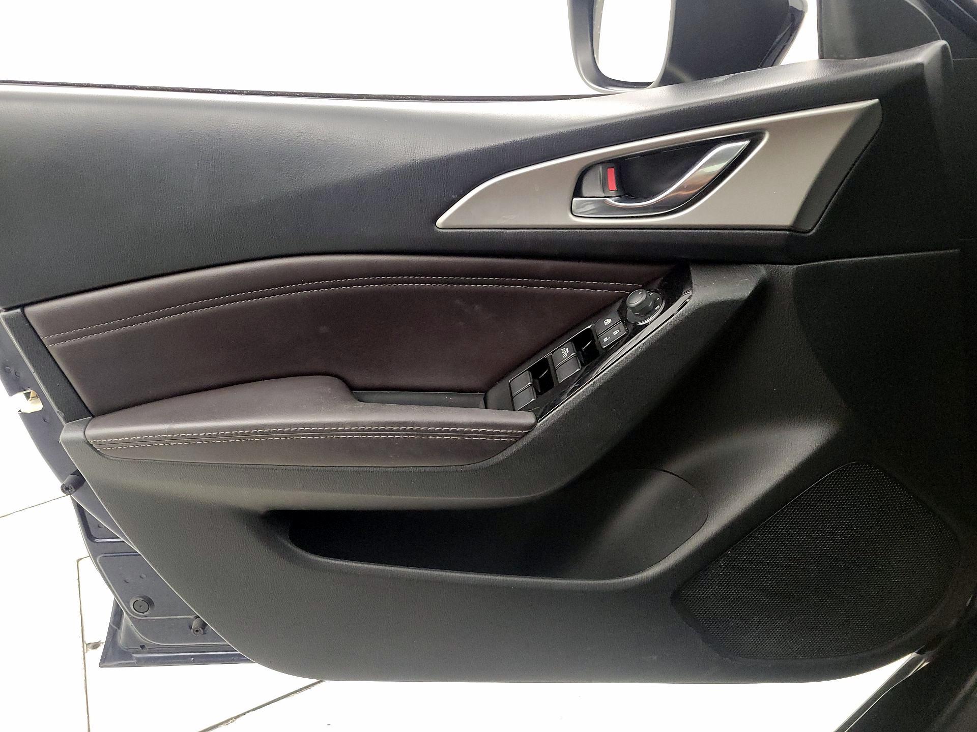 Thumbnail: 2017 Mazda Mazda3 - 12