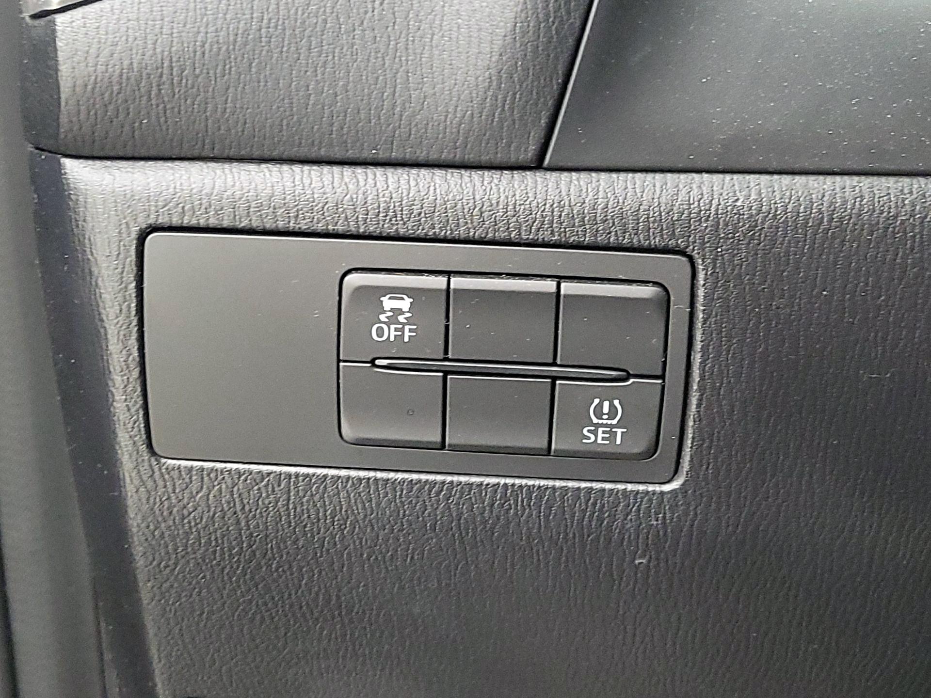 Thumbnail: 2017 Mazda Mazda3 - 13