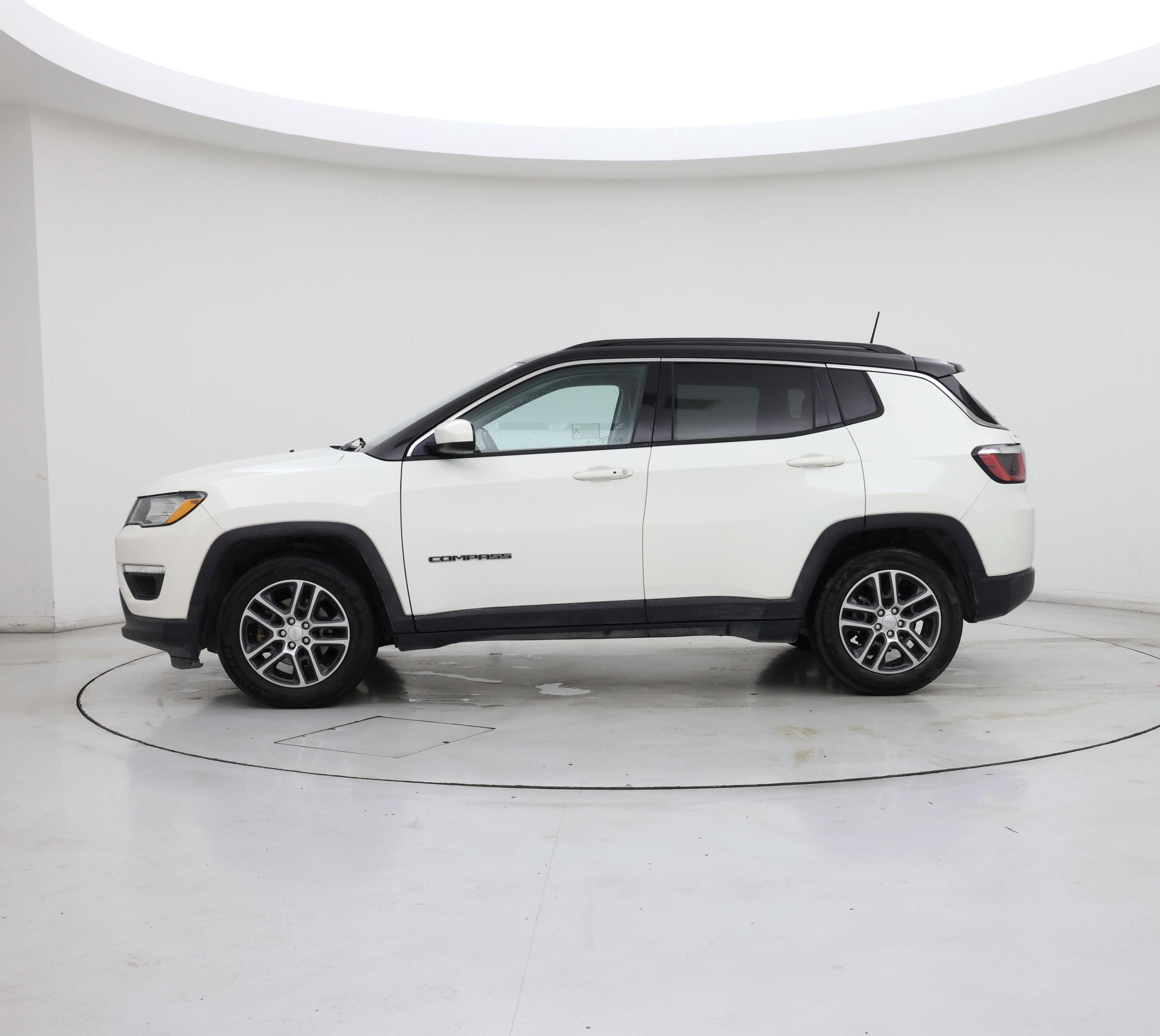 Thumbnail: 2019 Jeep Compass - 3
