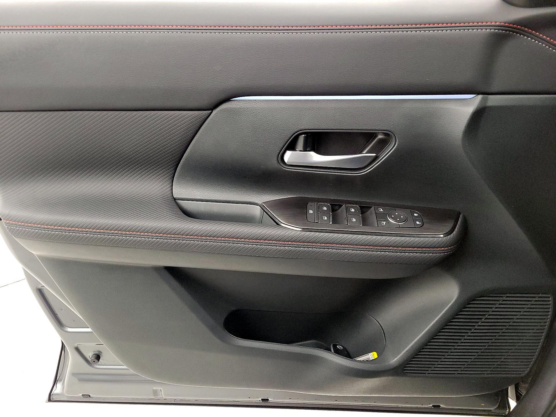 Thumbnail: 2025 Nissan Kicks - 12