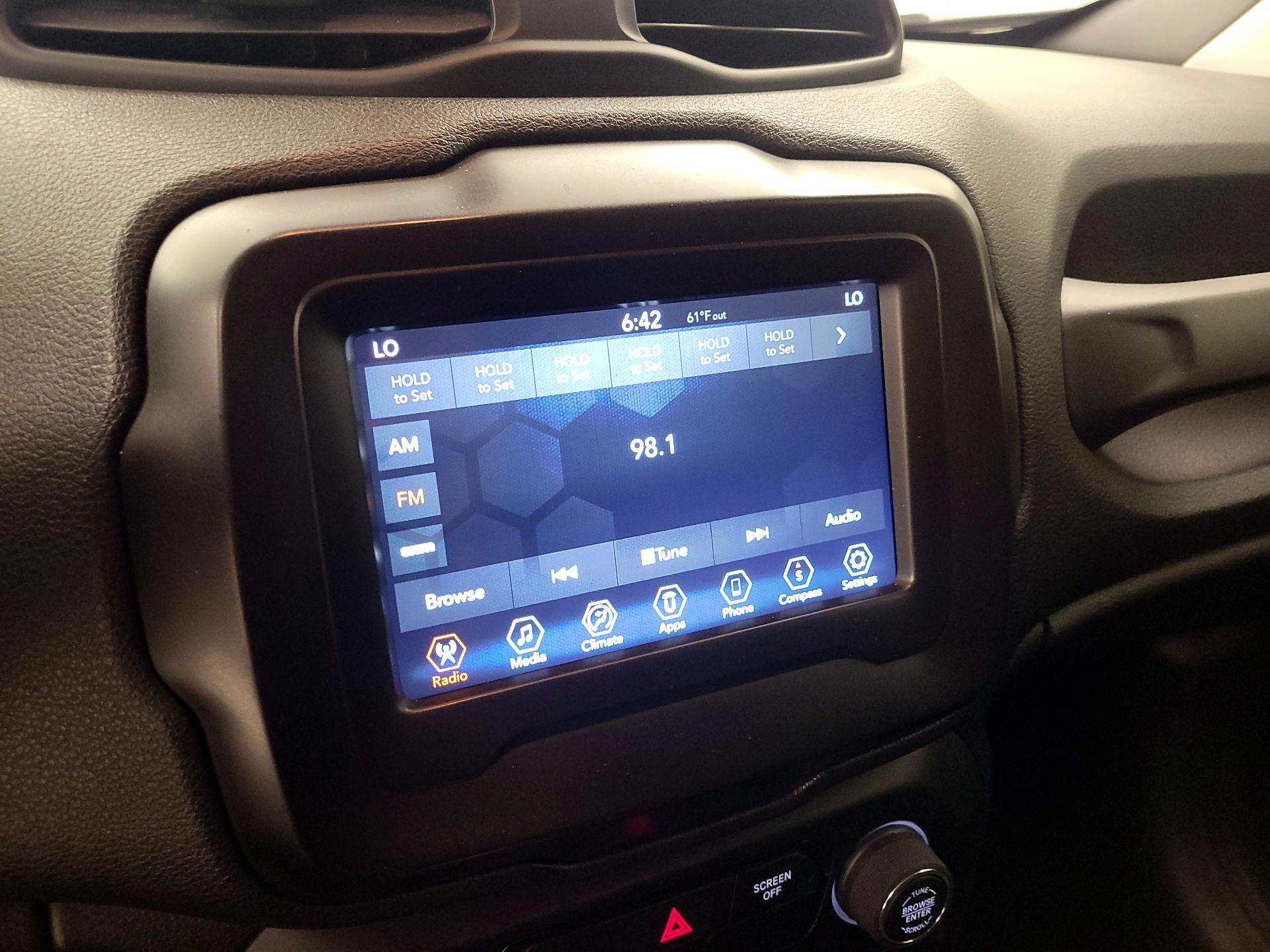 Thumbnail: 2018 Jeep Renegade - 15