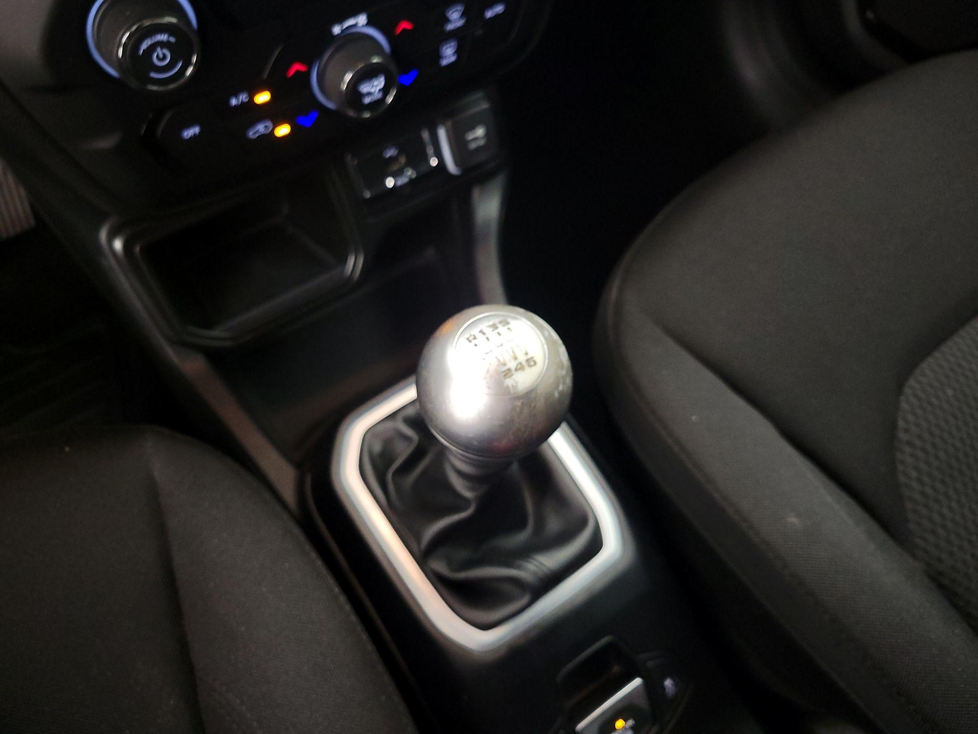 Thumbnail: 2018 Jeep Renegade - 17