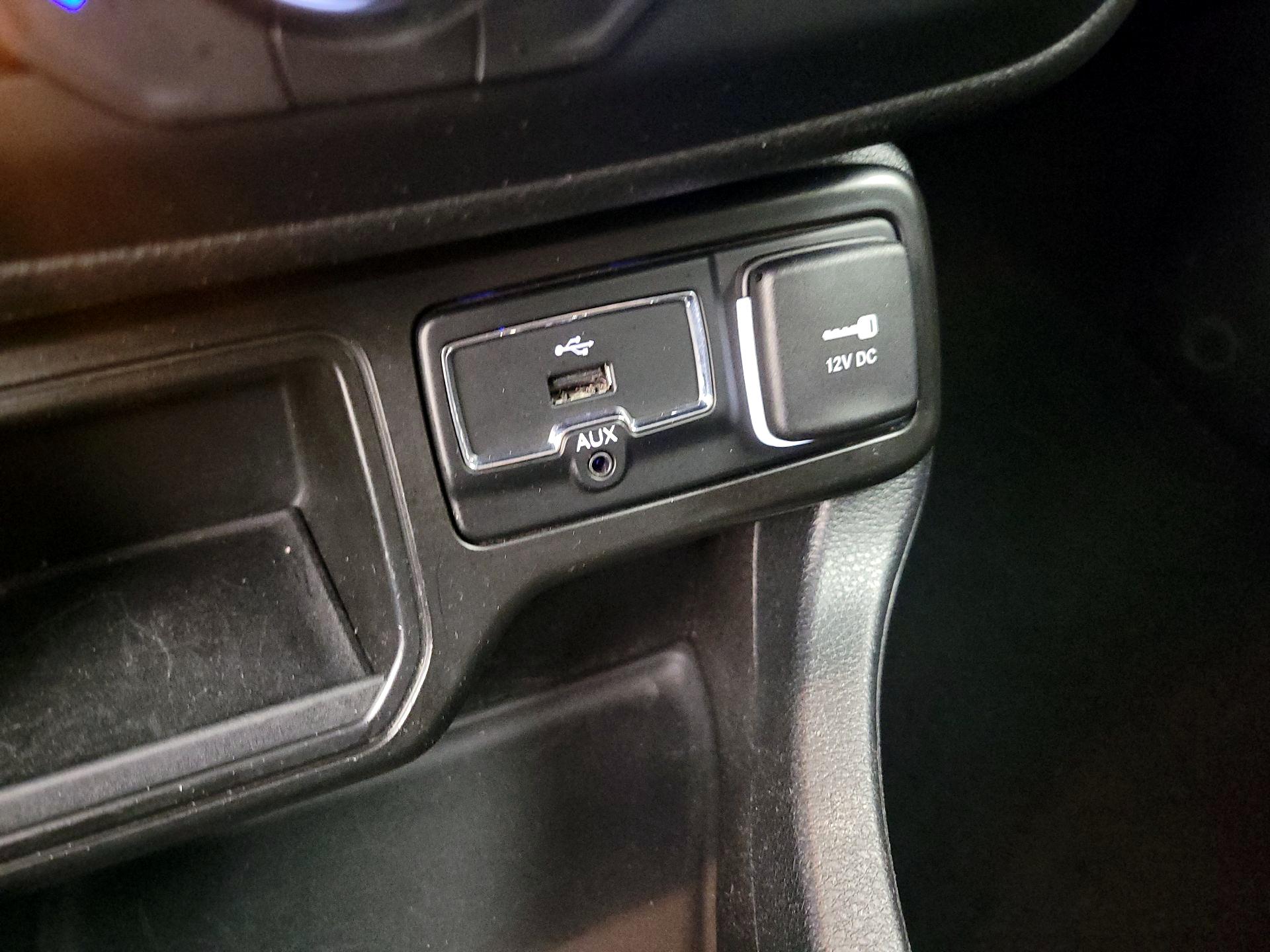 Thumbnail: 2018 Jeep Renegade - 18