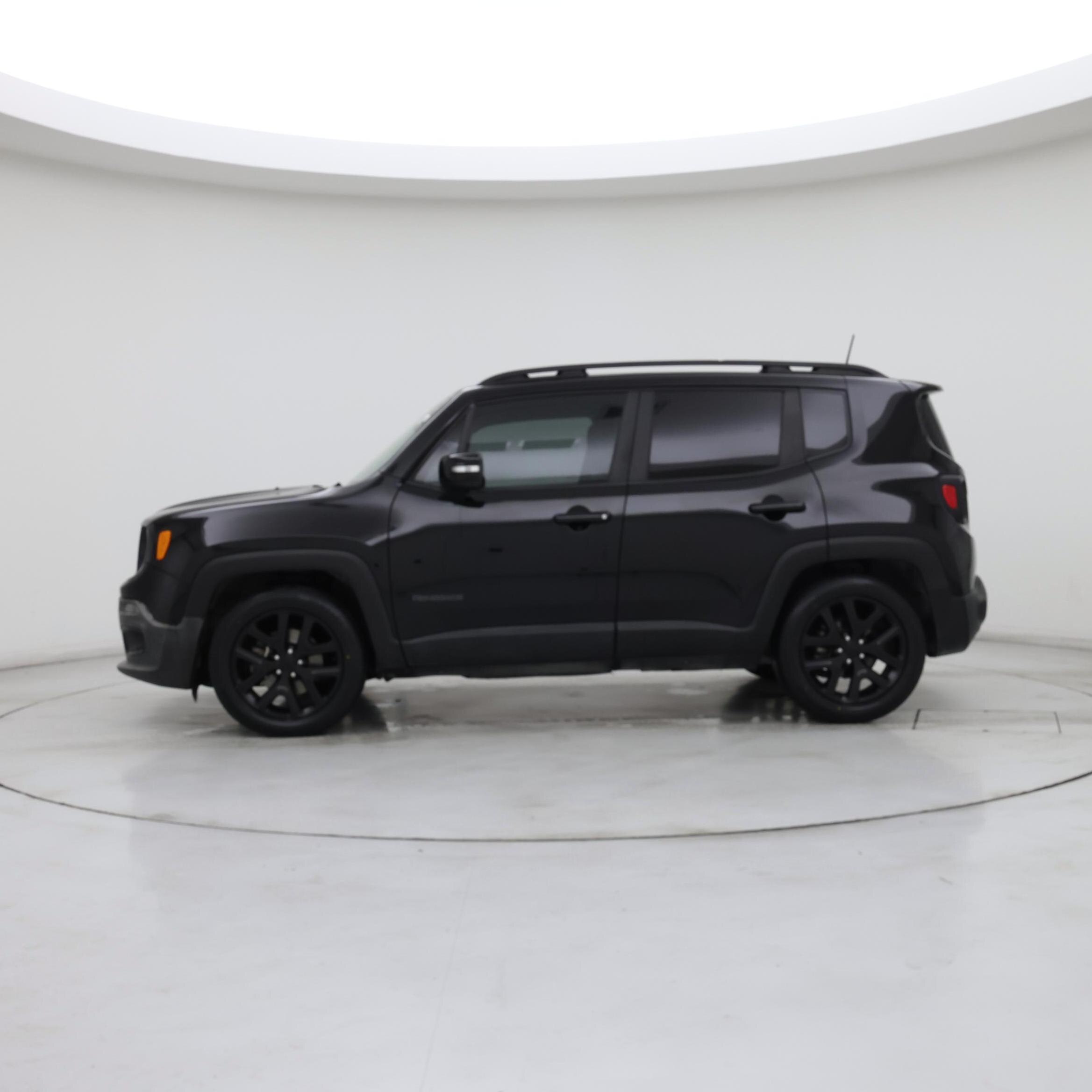 Thumbnail: 2018 Jeep Renegade - 3