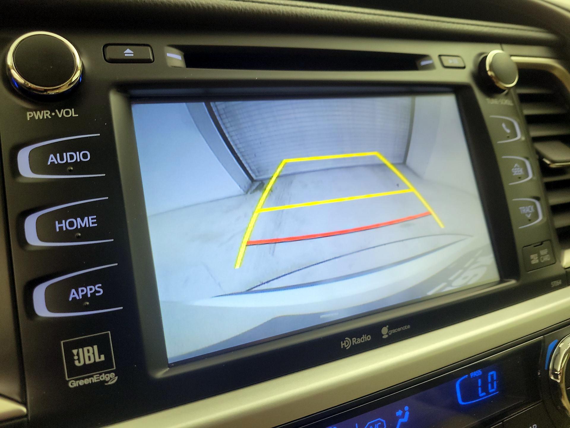 Thumbnail: 2015 Toyota Highlander - 14