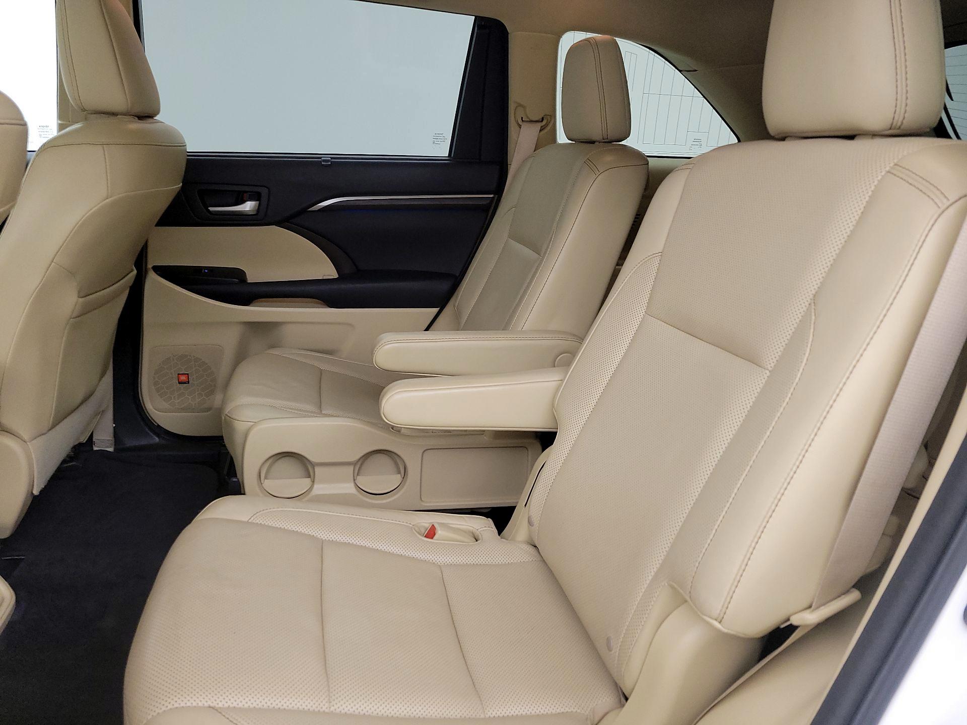 Thumbnail: 2015 Toyota Highlander - 20