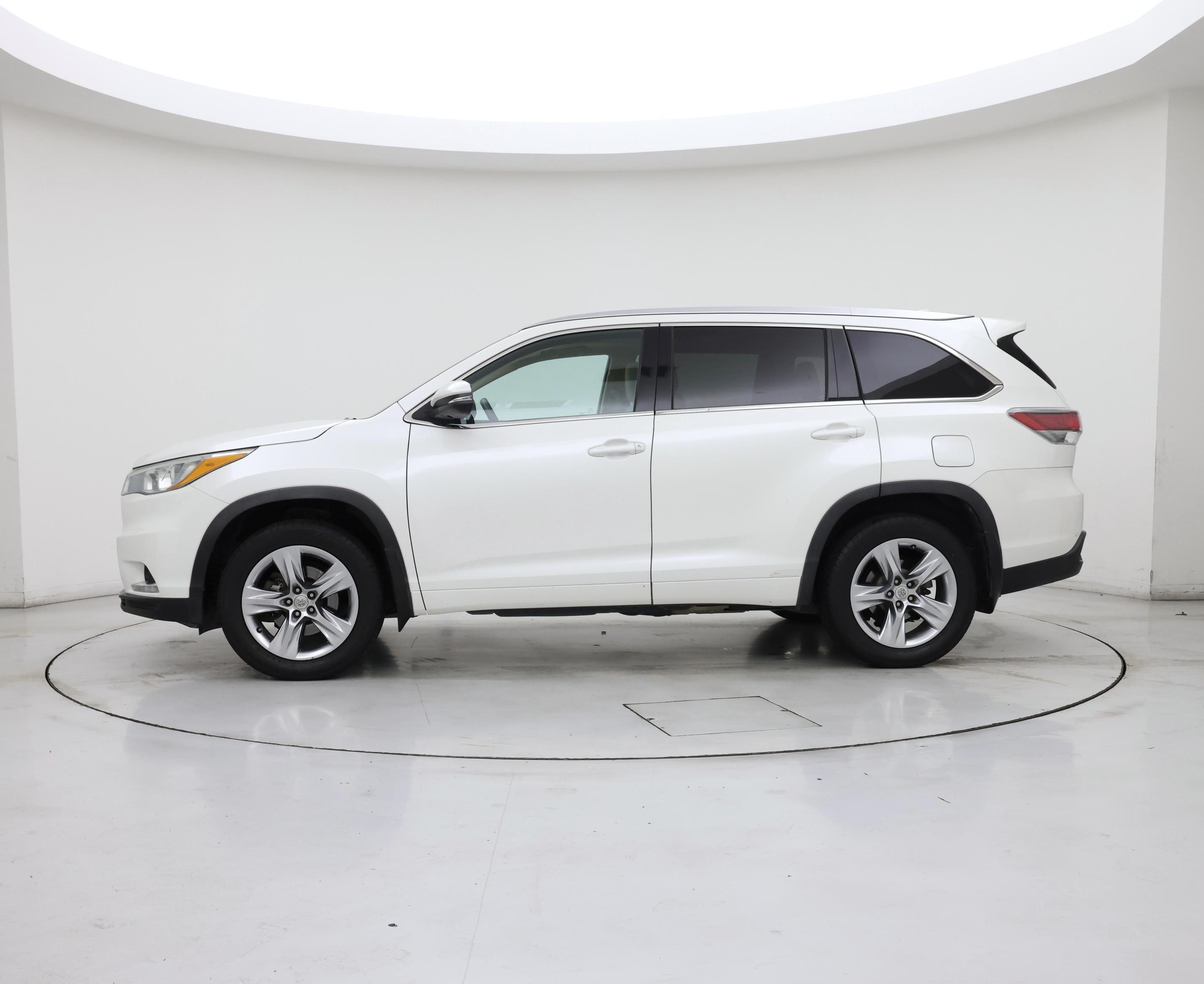 Thumbnail: 2015 Toyota Highlander - 3