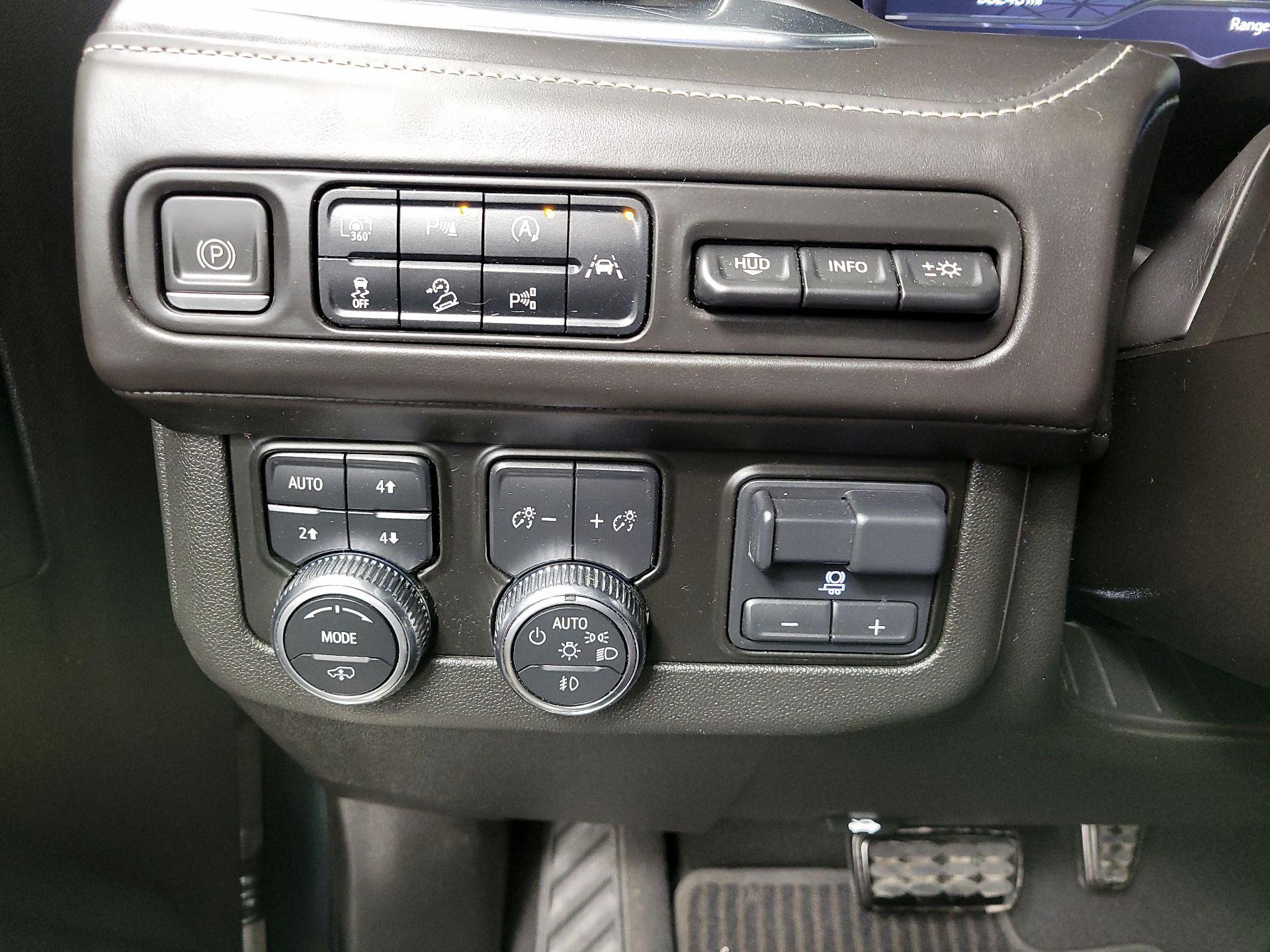 Thumbnail: 2023 GMC Yukon - 13