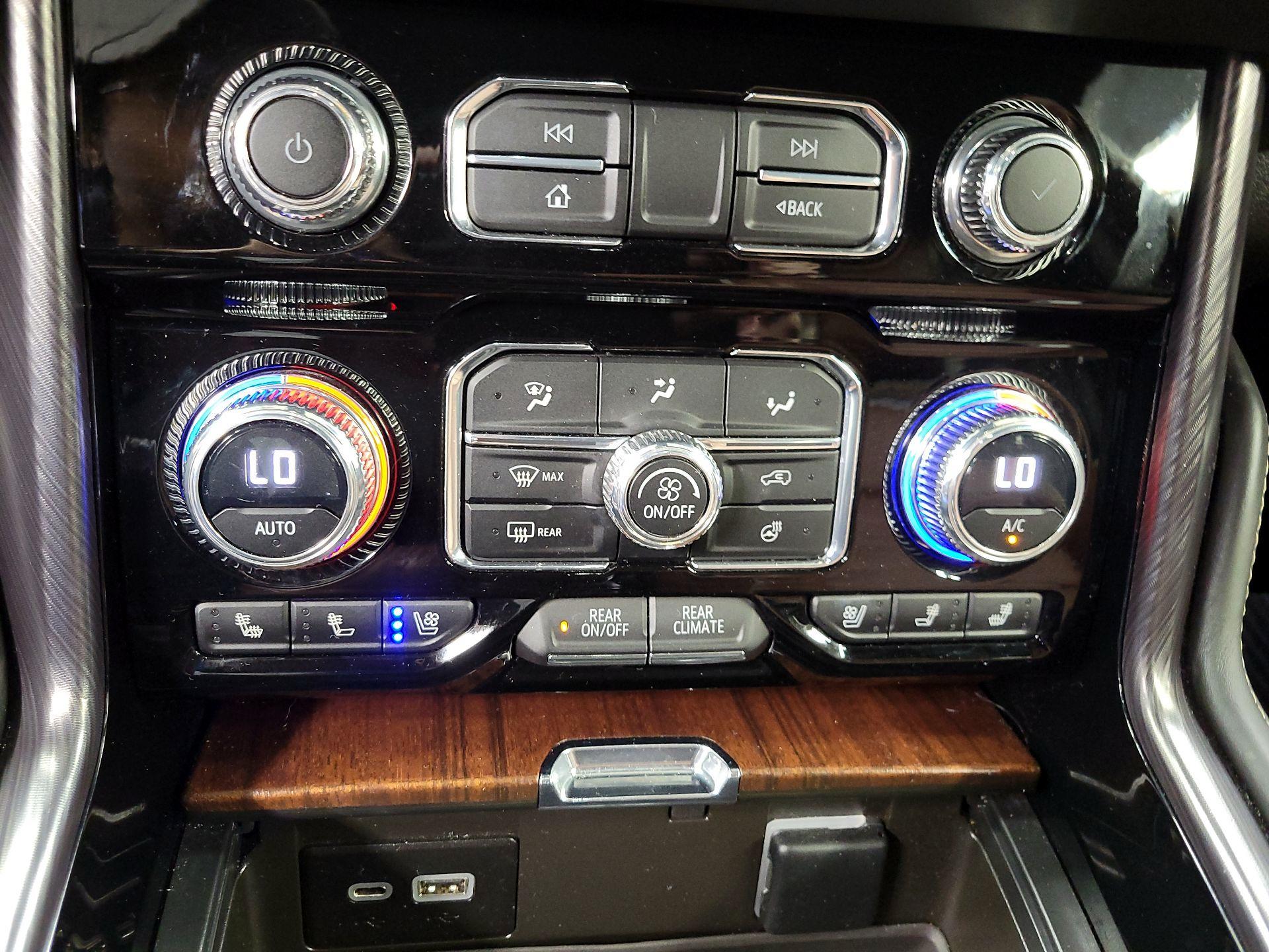 Thumbnail: 2023 GMC Yukon - 17