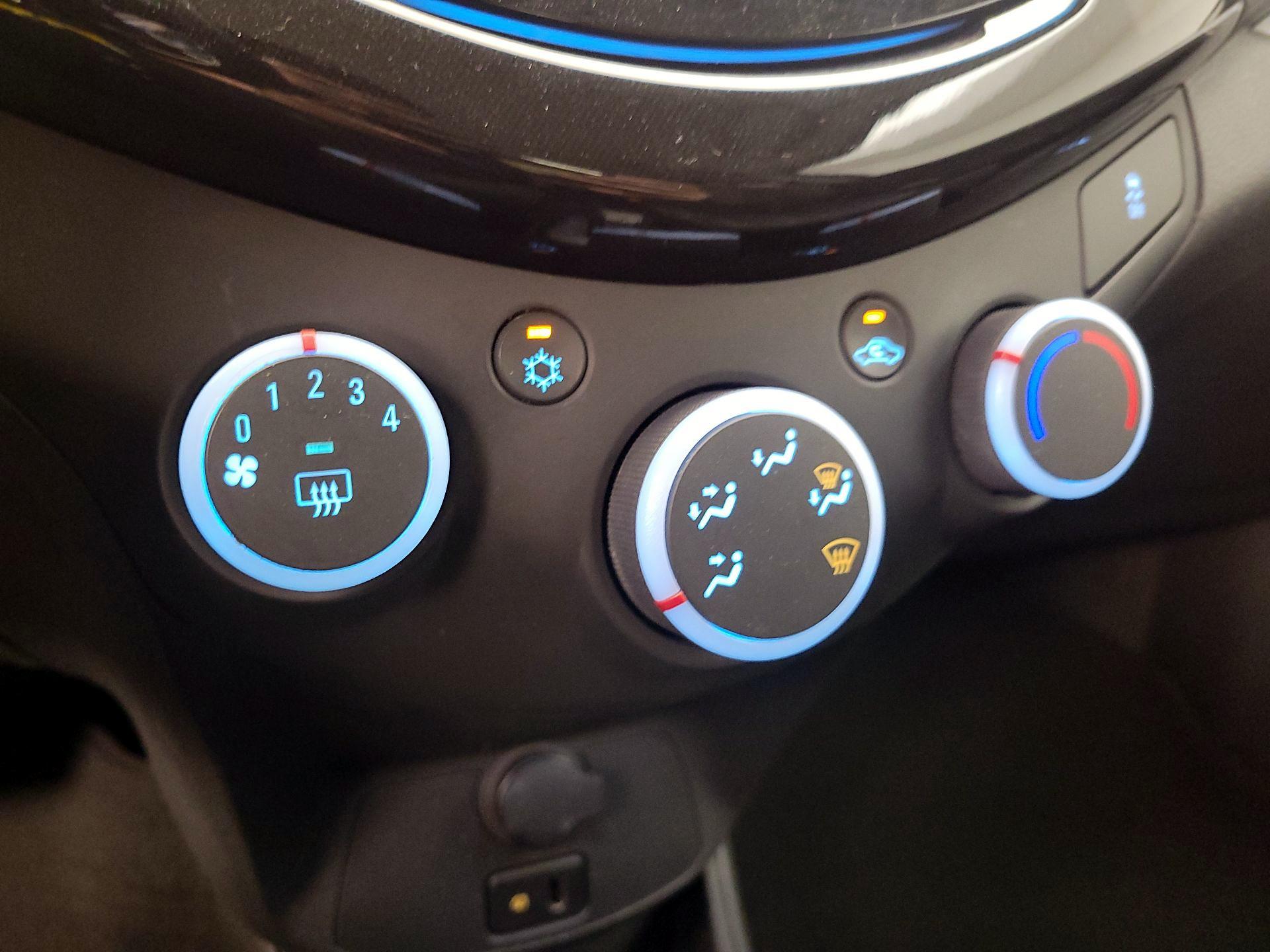 Thumbnail: 2015 Chevrolet Spark - 15