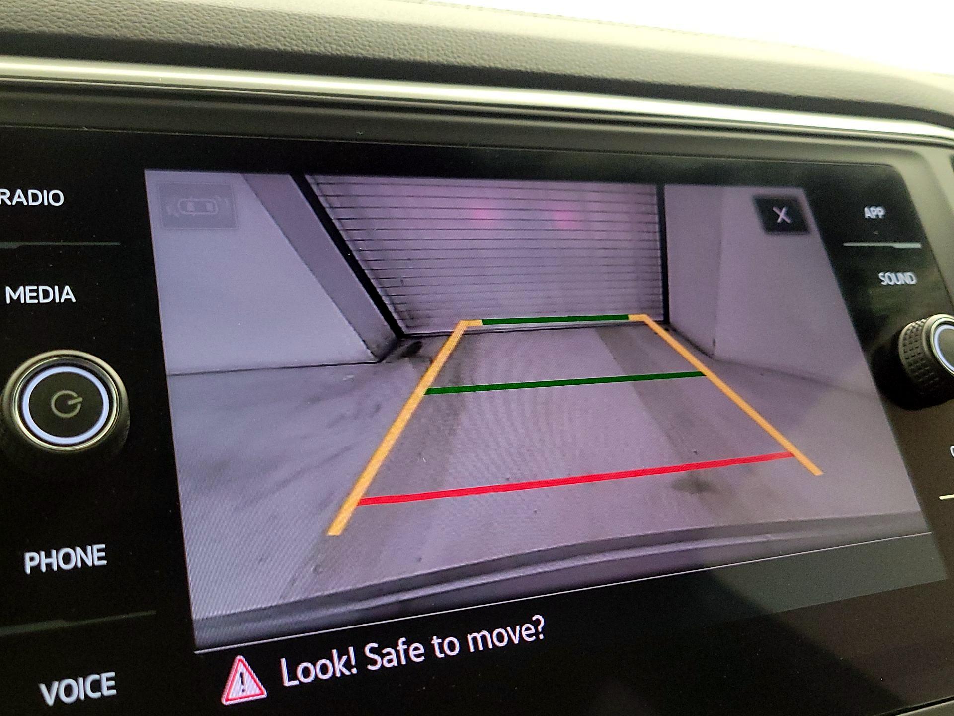 Thumbnail: 2021 Volkswagen Atlas - 14