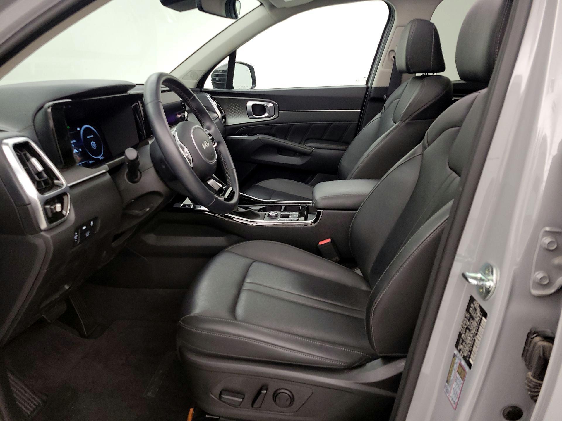 Thumbnail: 2023 Kia Sorento - 11