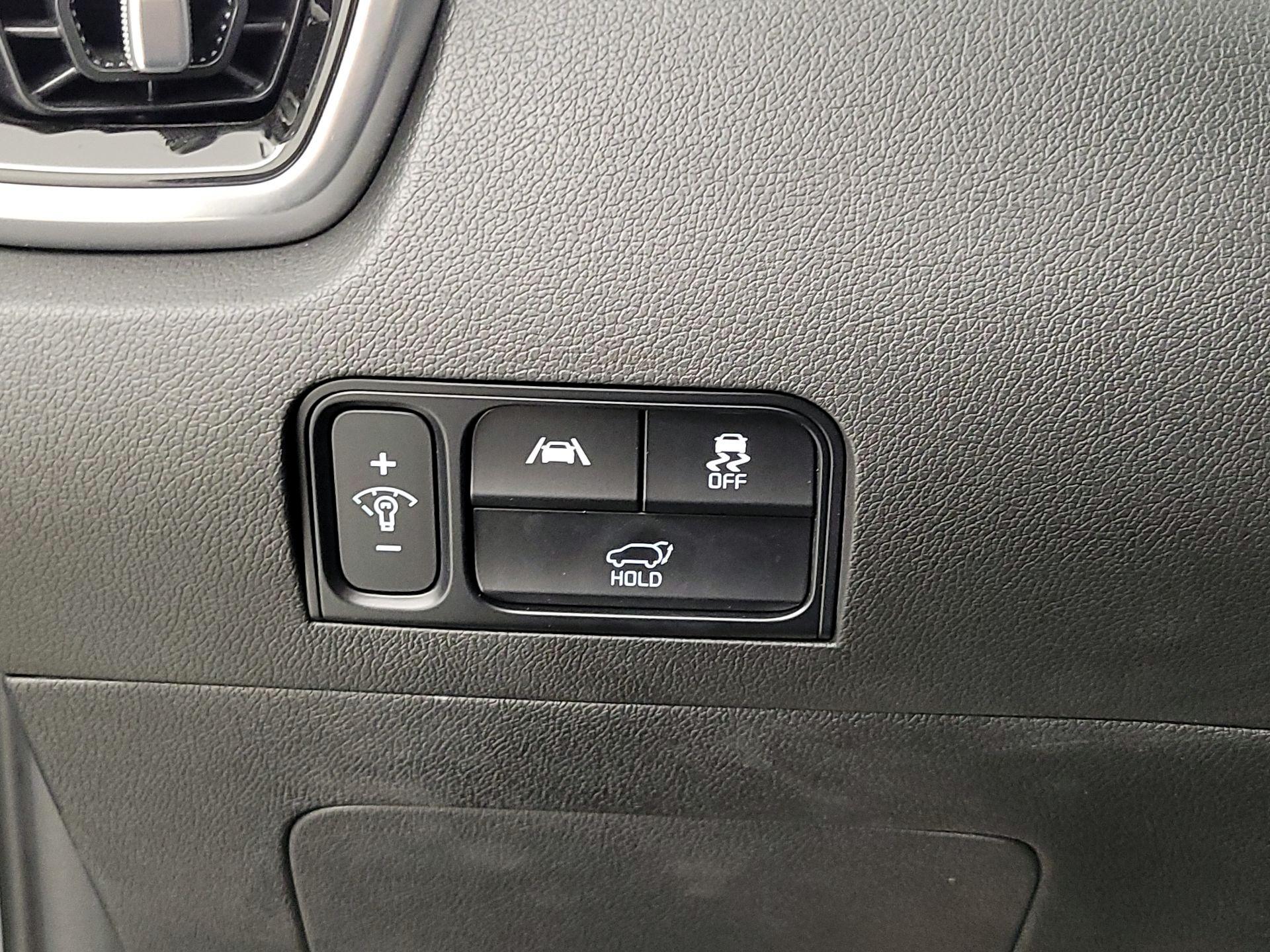 Thumbnail: 2023 Kia Sorento - 13