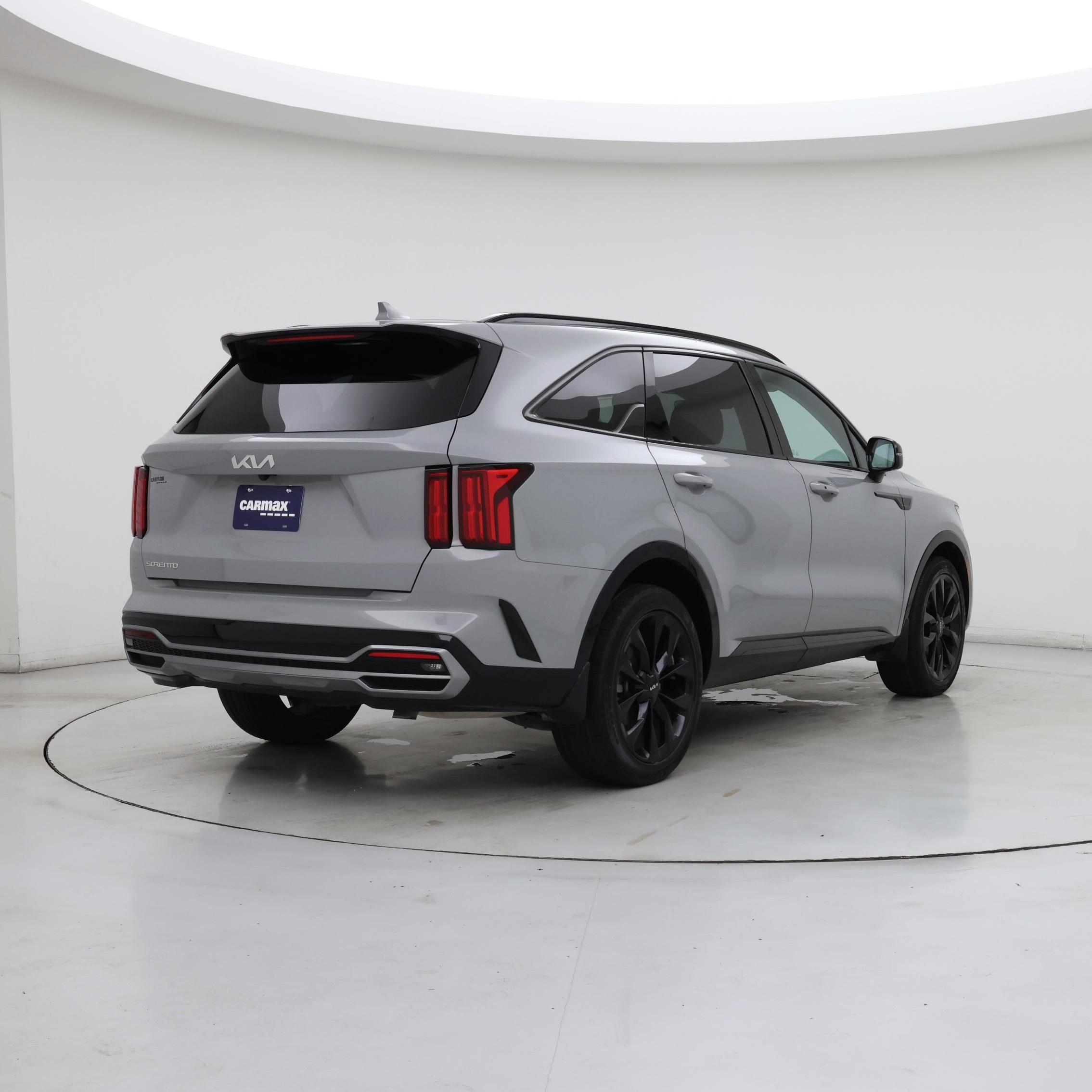 Thumbnail: 2023 Kia Sorento - 8