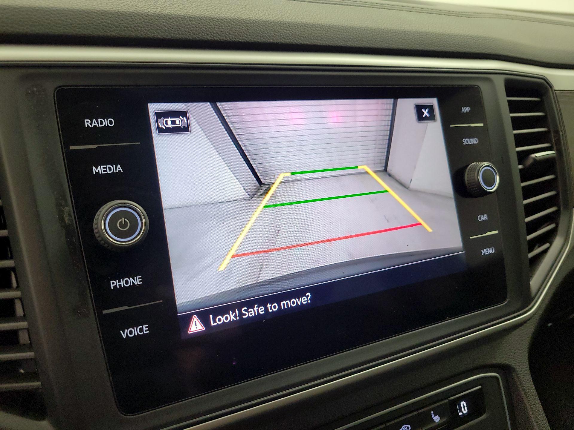 Thumbnail: 2021 Volkswagen Atlas - 14