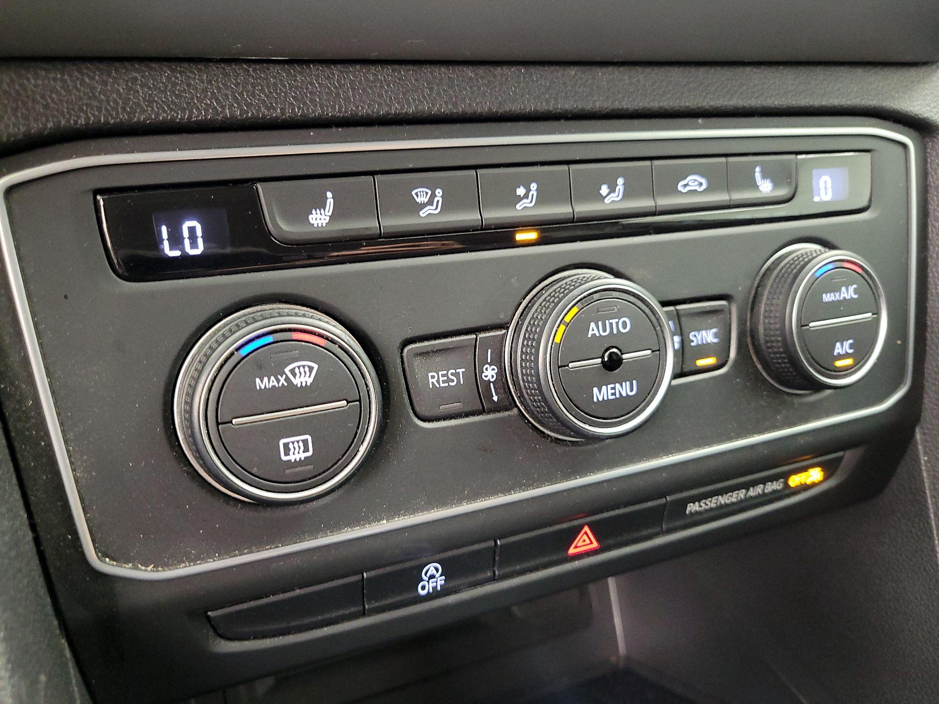 Thumbnail: 2021 Volkswagen Atlas - 16