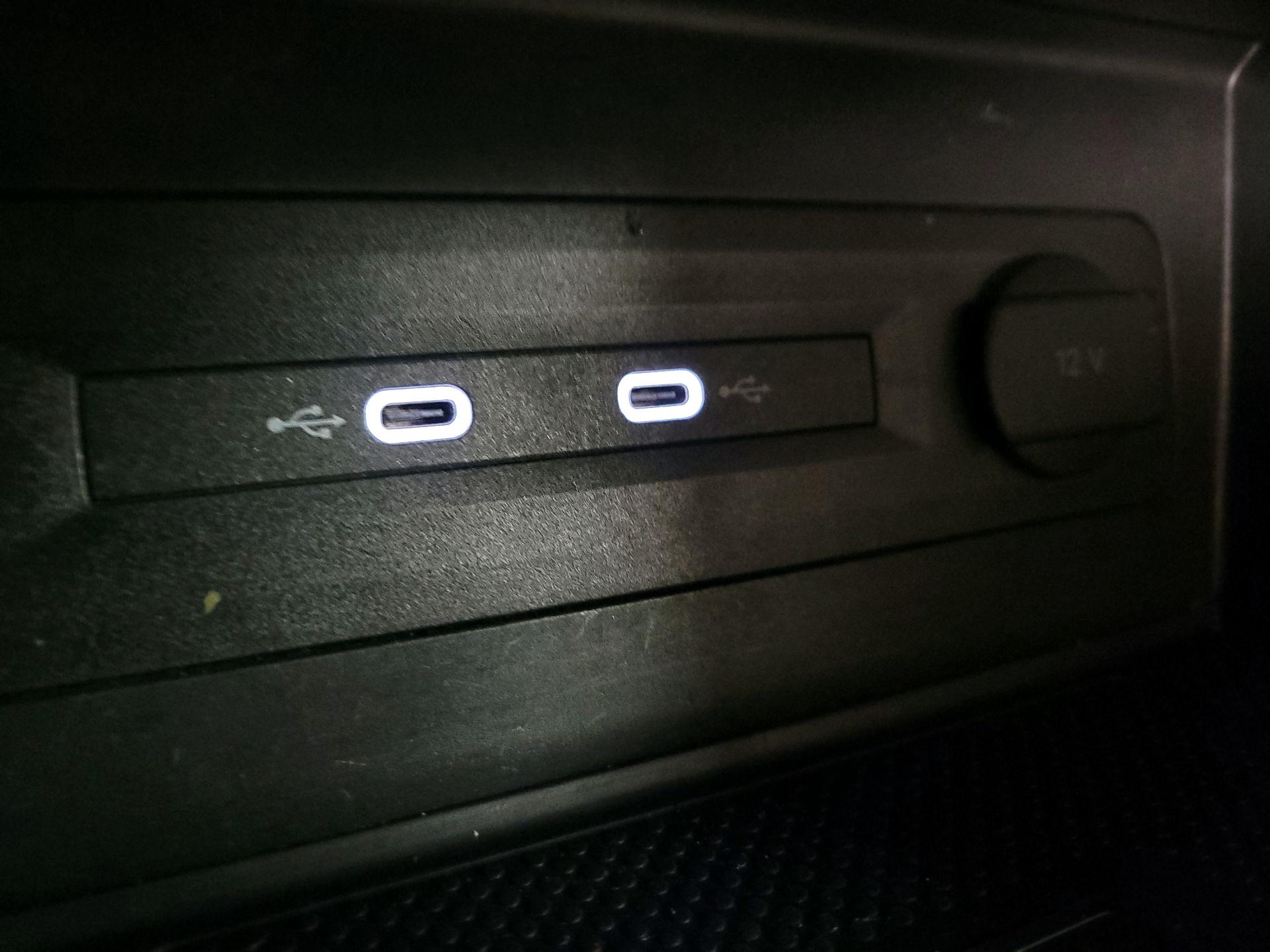 Thumbnail: 2021 Volkswagen Atlas - 18