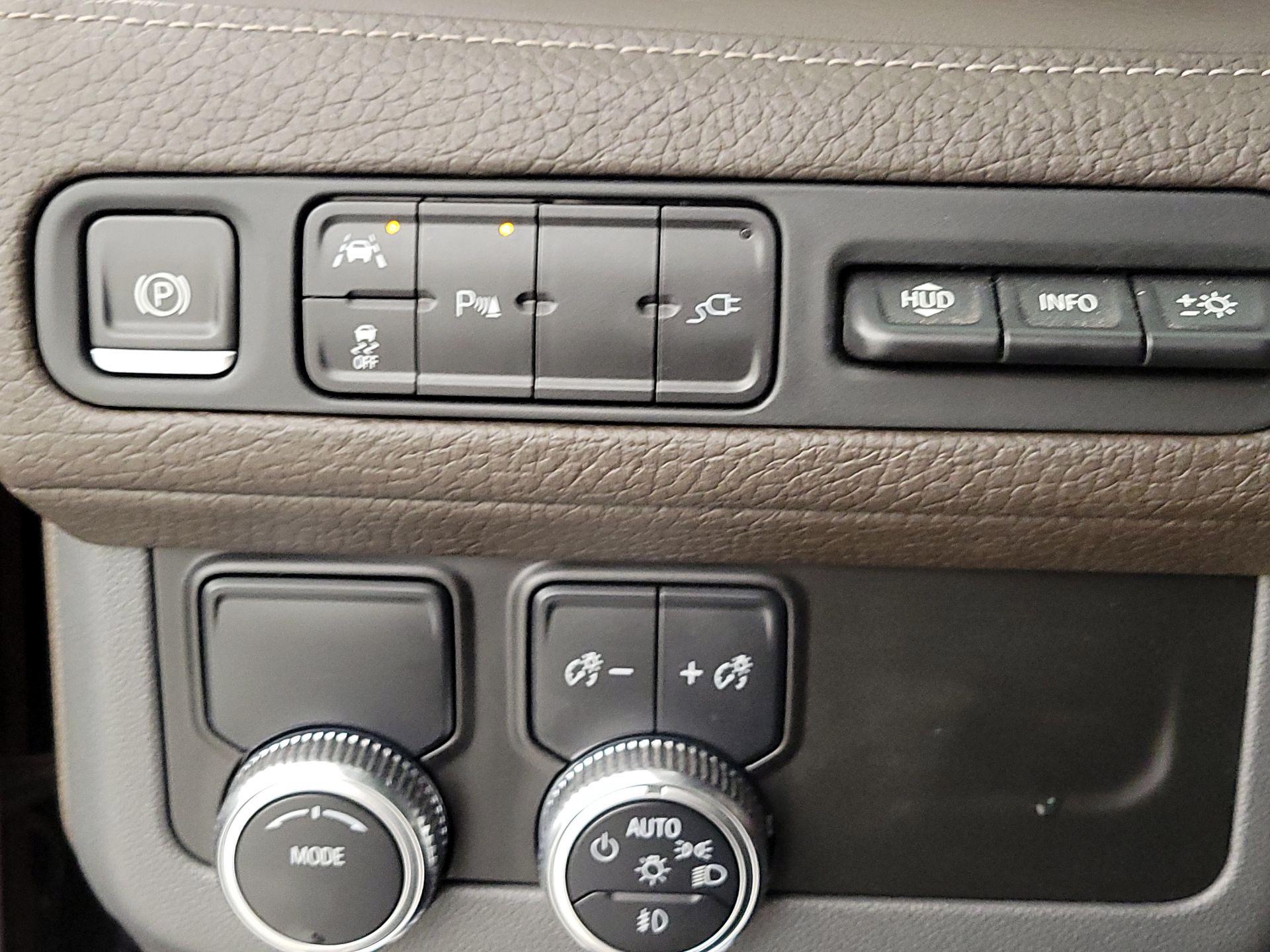 Thumbnail: 2021 GMC Yukon XL - 13