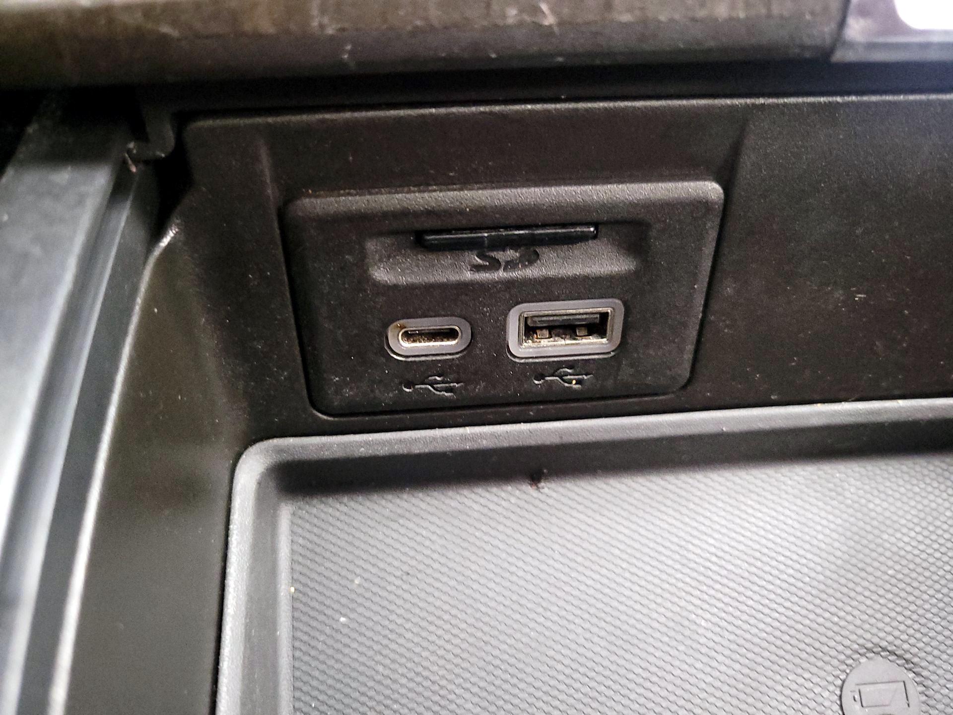 Thumbnail: 2021 GMC Yukon XL - 19