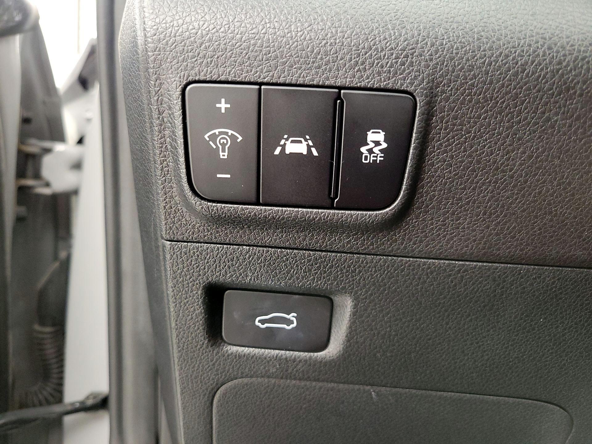 Thumbnail: 2022 Kia K5 - 13