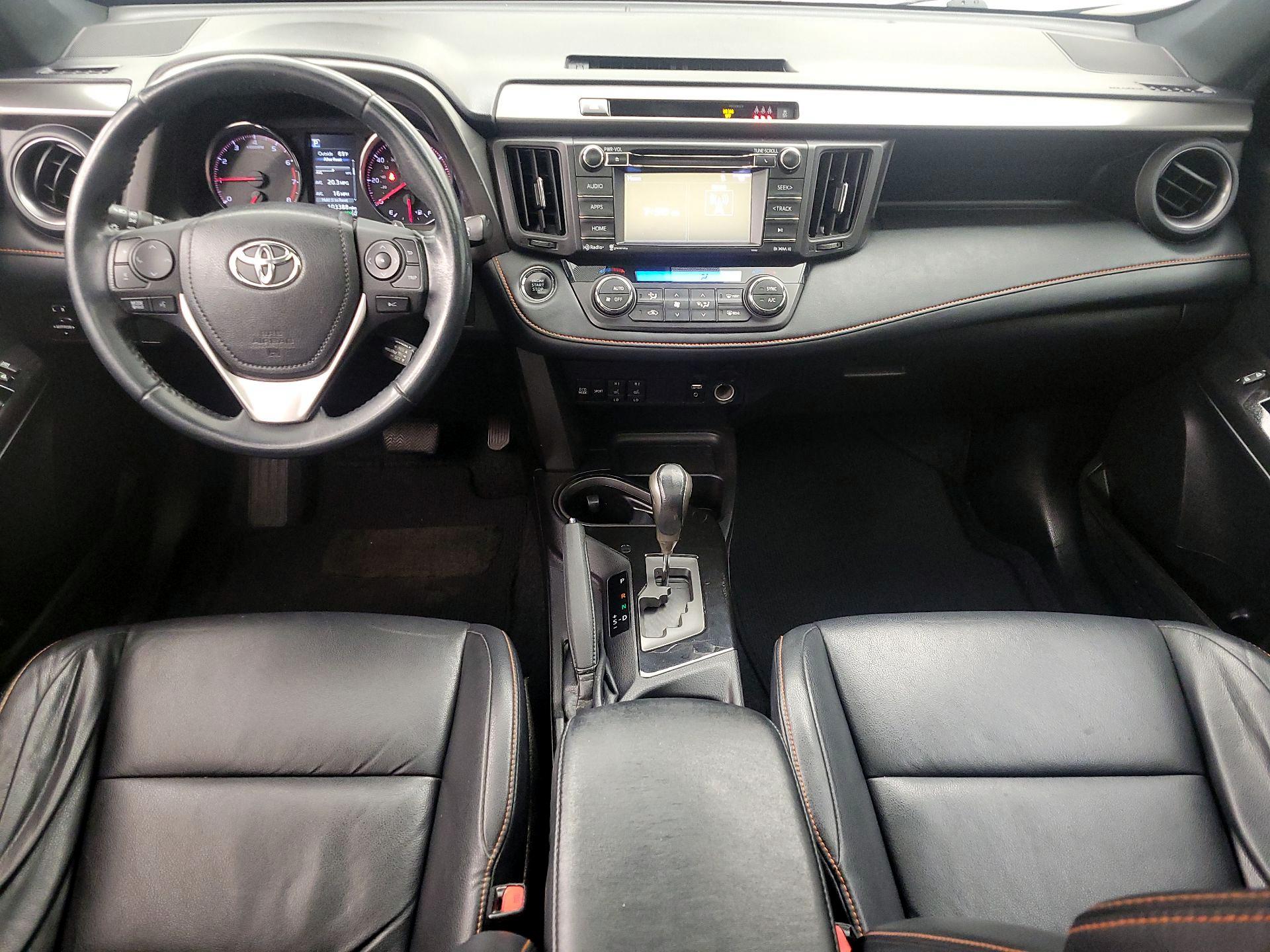 Thumbnail: 2018 Toyota RAV4 - 9