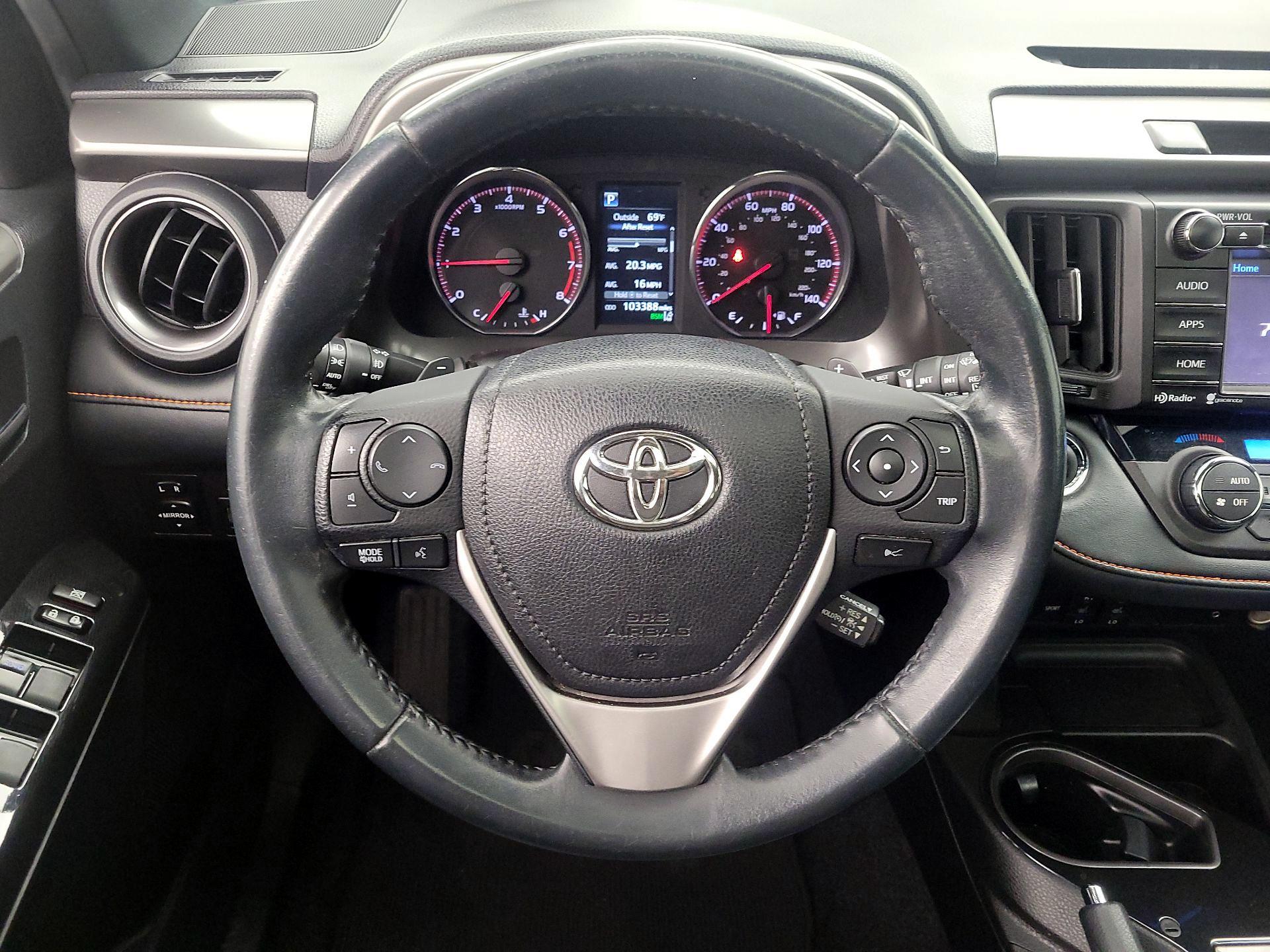 Thumbnail: 2018 Toyota RAV4 - 10