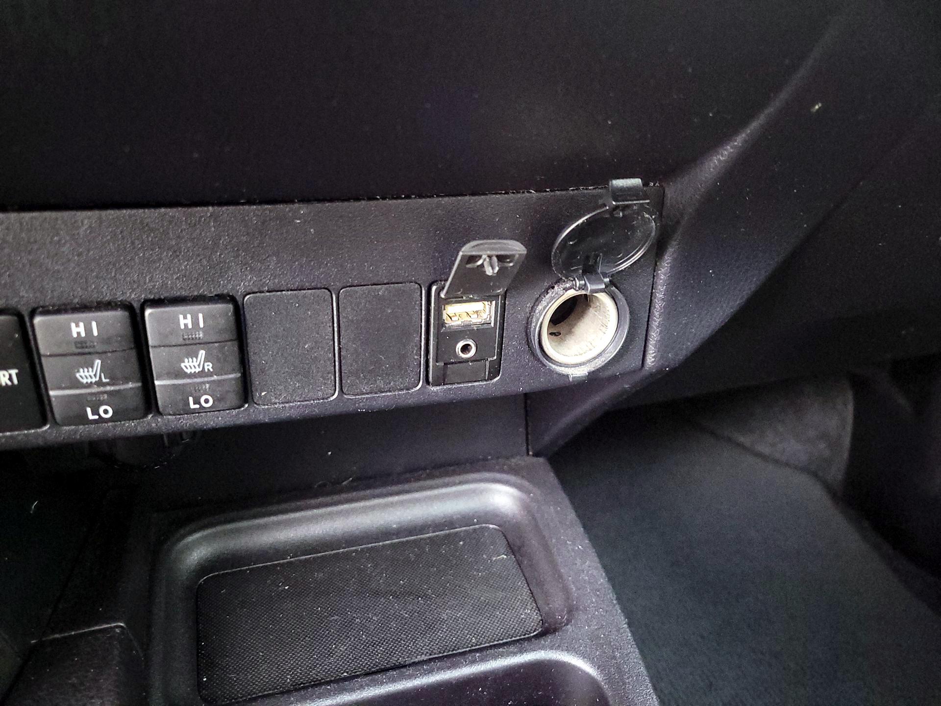 Thumbnail: 2018 Toyota RAV4 - 18