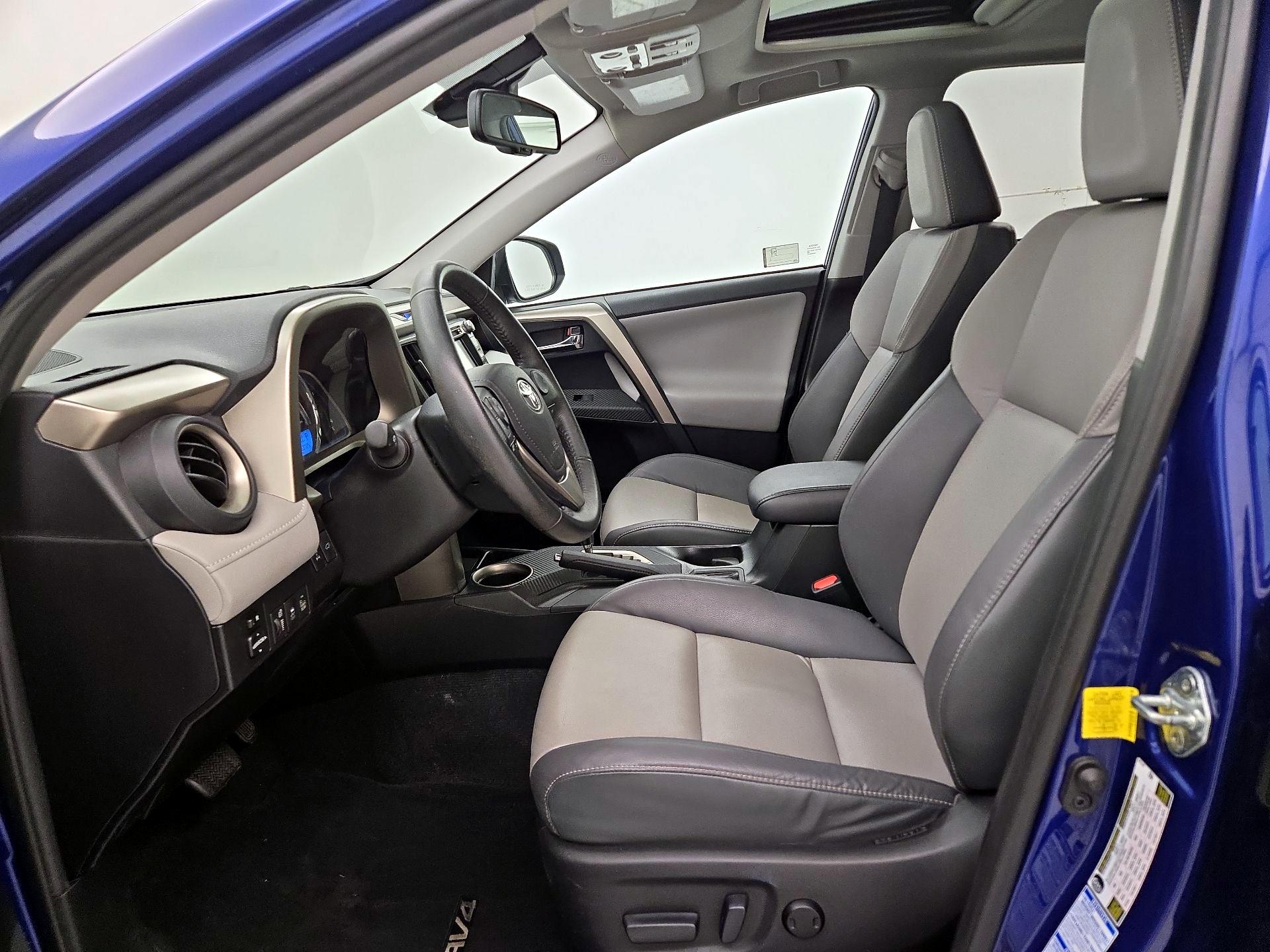 Thumbnail: 2015 Toyota RAV4 - 11