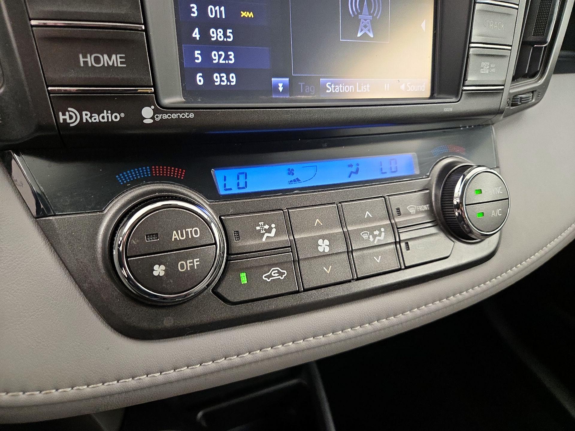 Thumbnail: 2015 Toyota RAV4 - 16