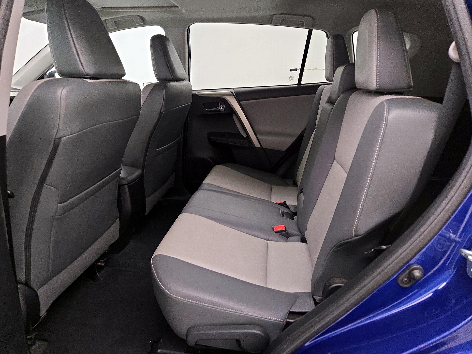 Thumbnail: 2015 Toyota RAV4 - 20