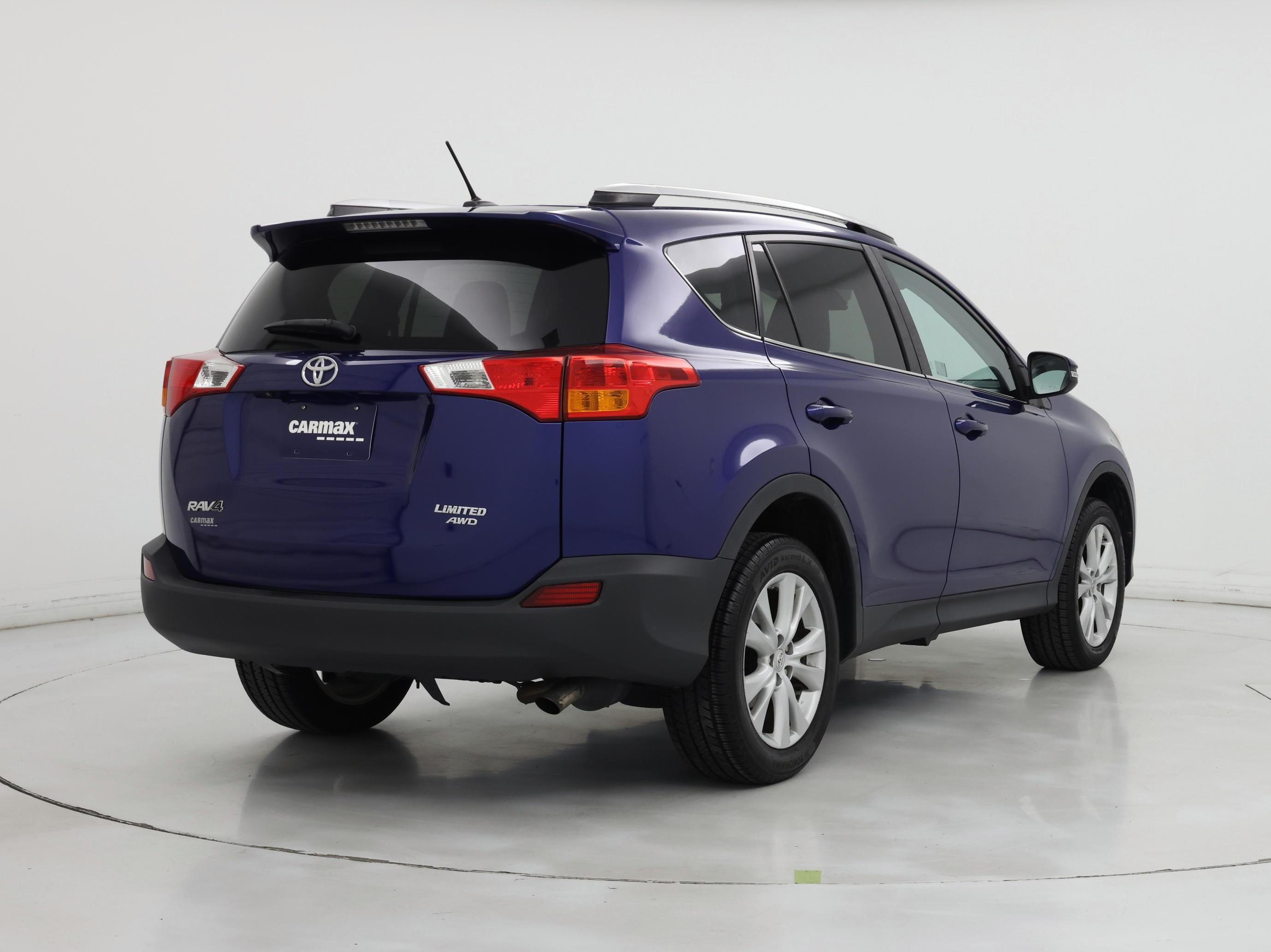 Thumbnail: 2015 Toyota RAV4 - 8